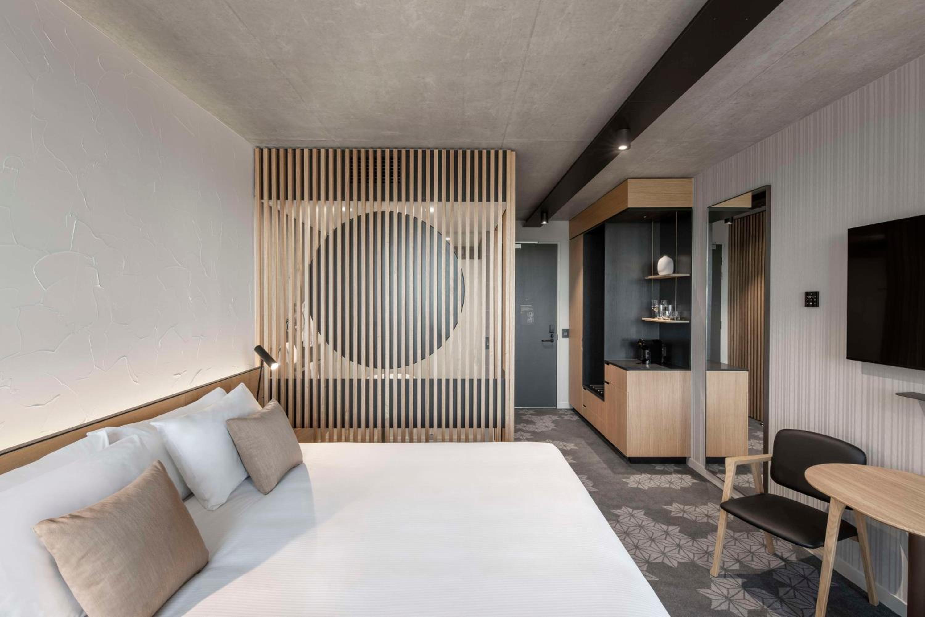 Deluxe Room King - Photo 1