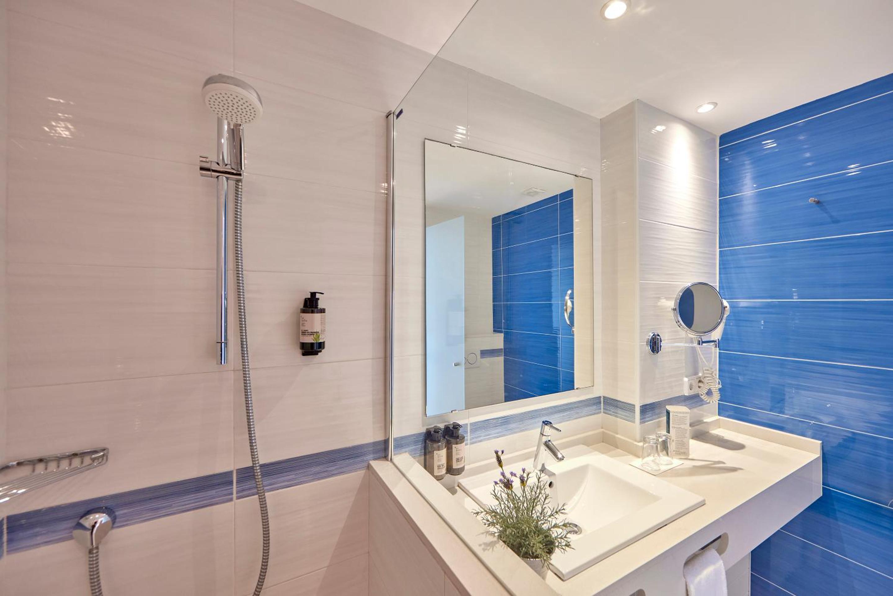 Double Room at High Floor with Side Sea View