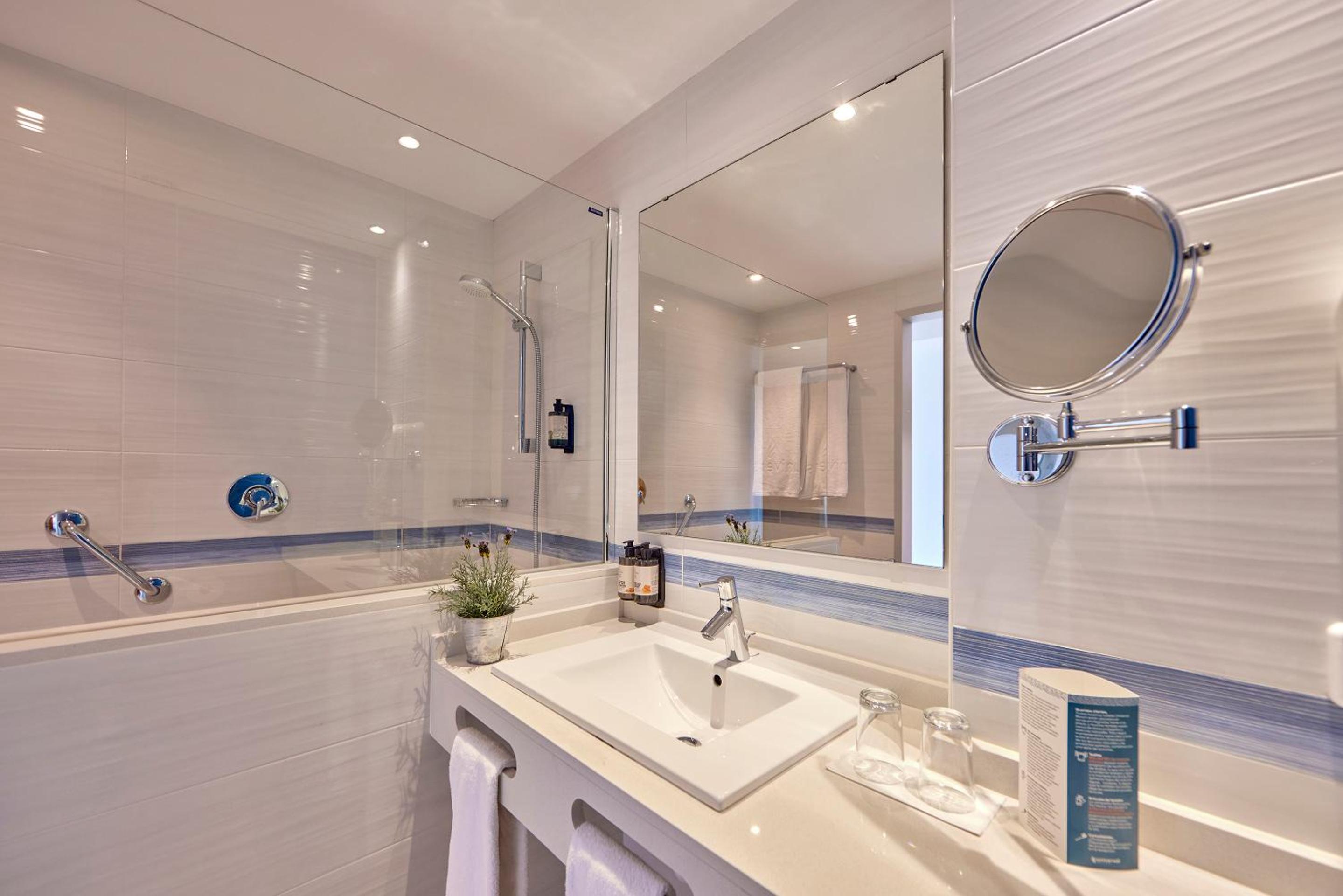 Twin Room with Side Sea View