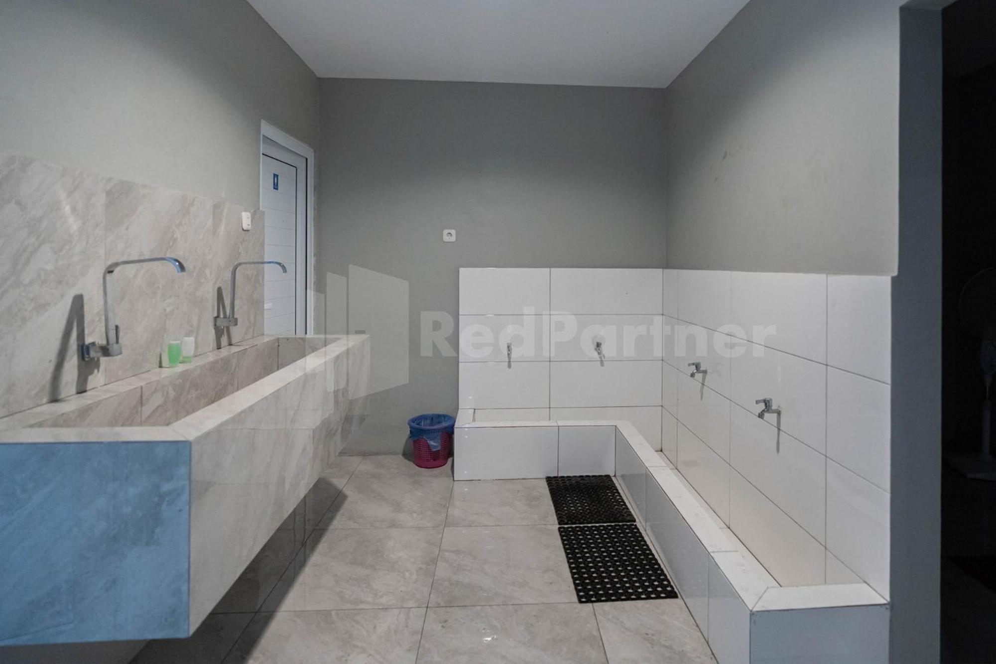 Suite - Photo 9