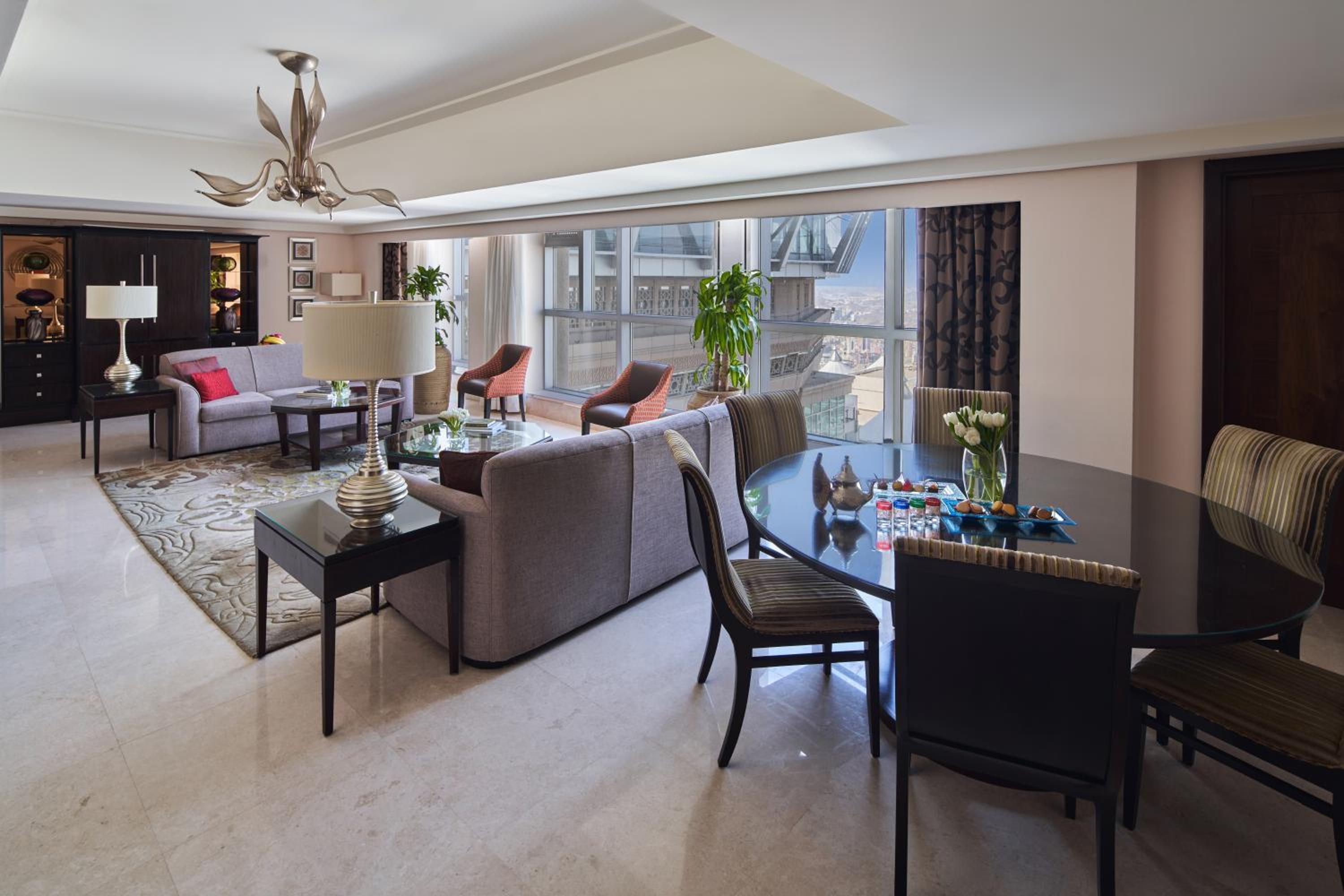 Fairmont Gold Two-Bedroom Suite Haram thumbnail 6