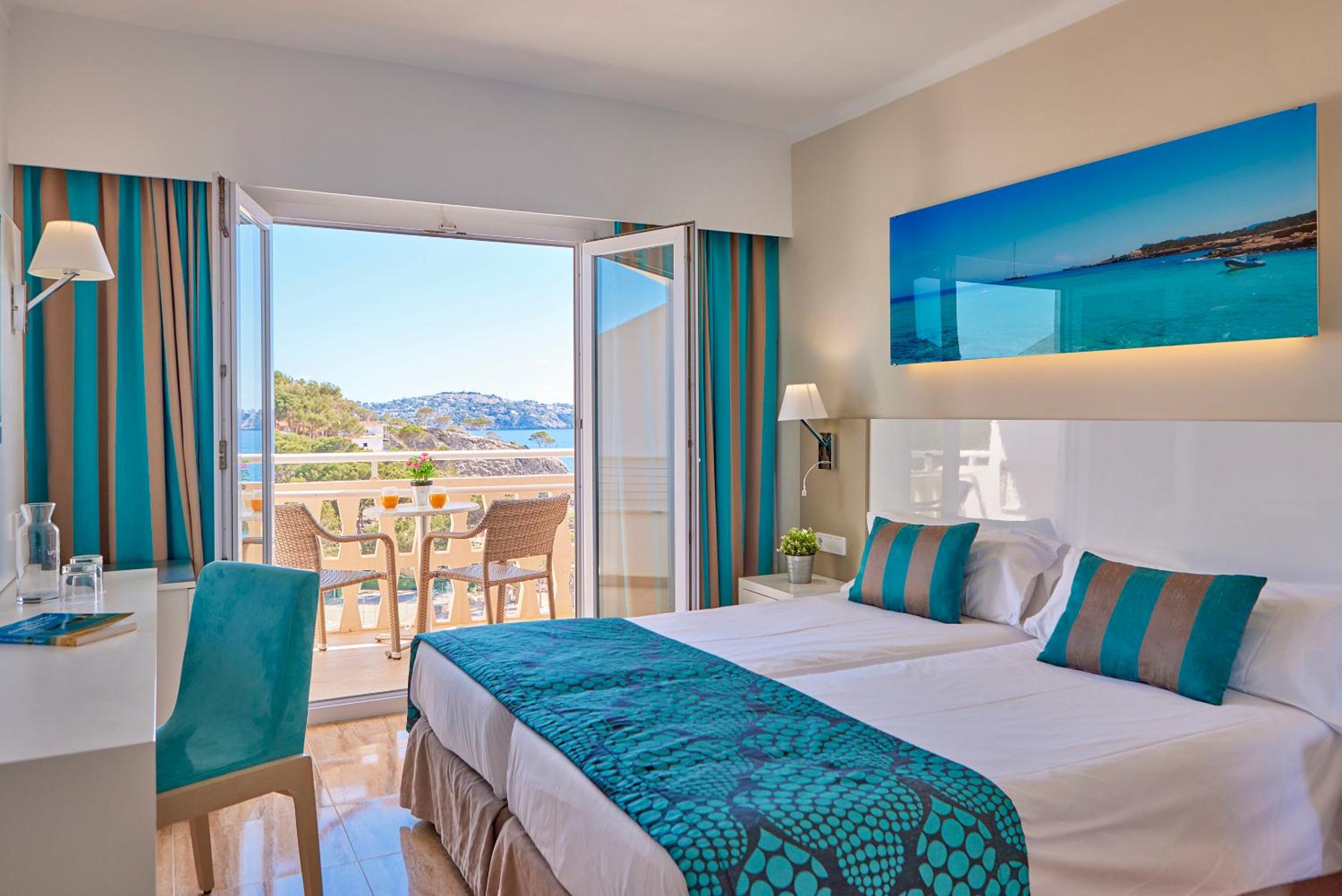 Double Room at High Floor with Side Sea View