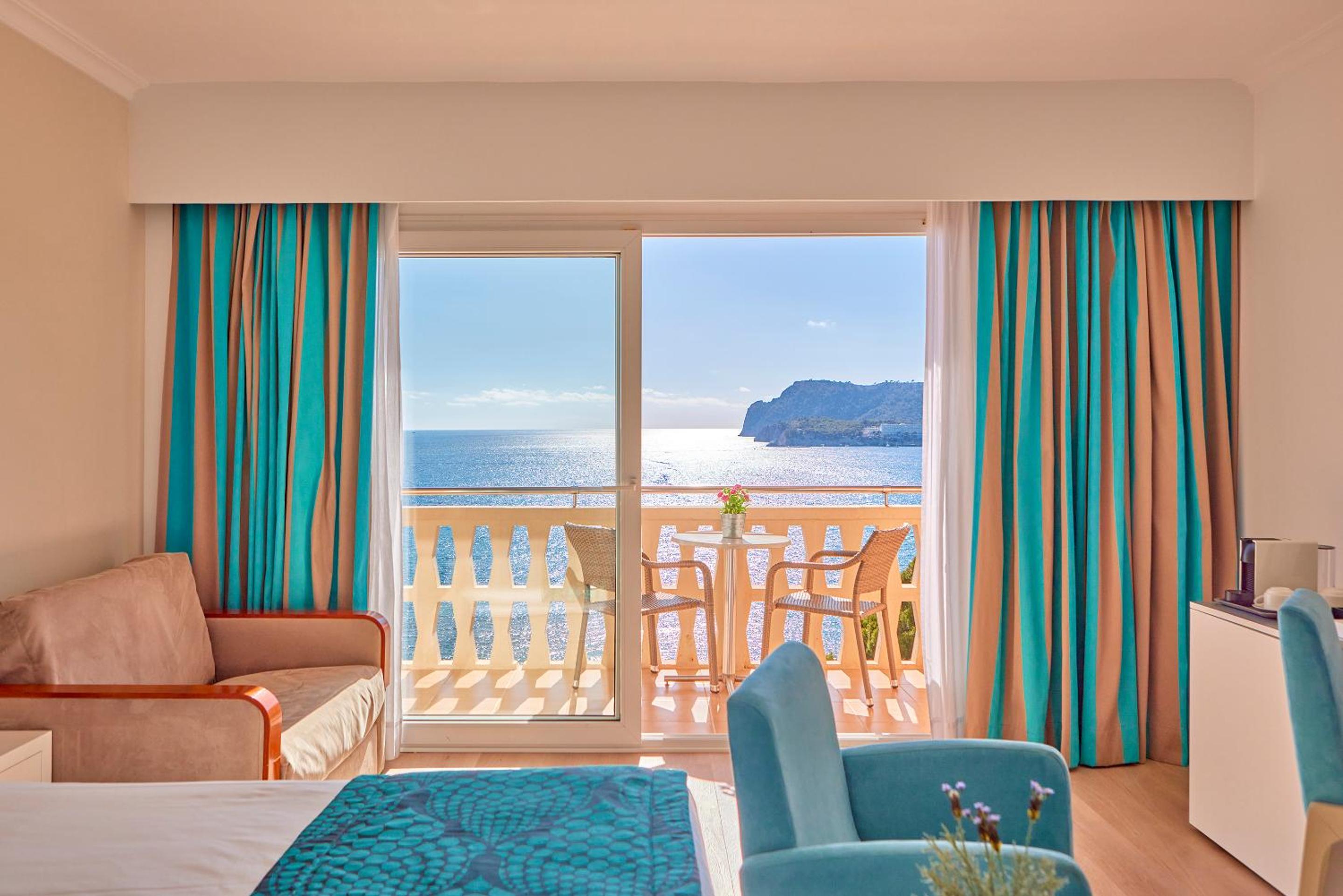 Superior Twin Room with Sea View
