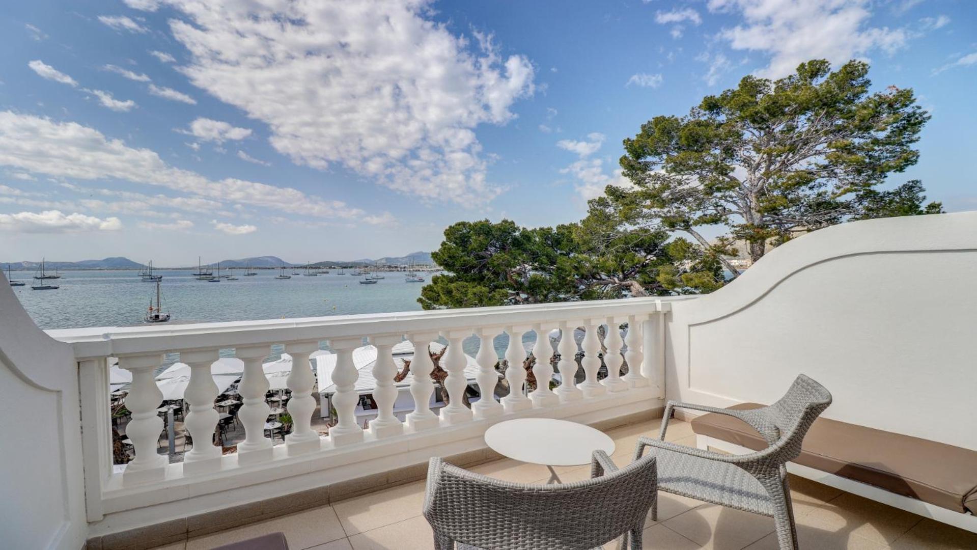 Double Room with Balcony and Sea View photo 3