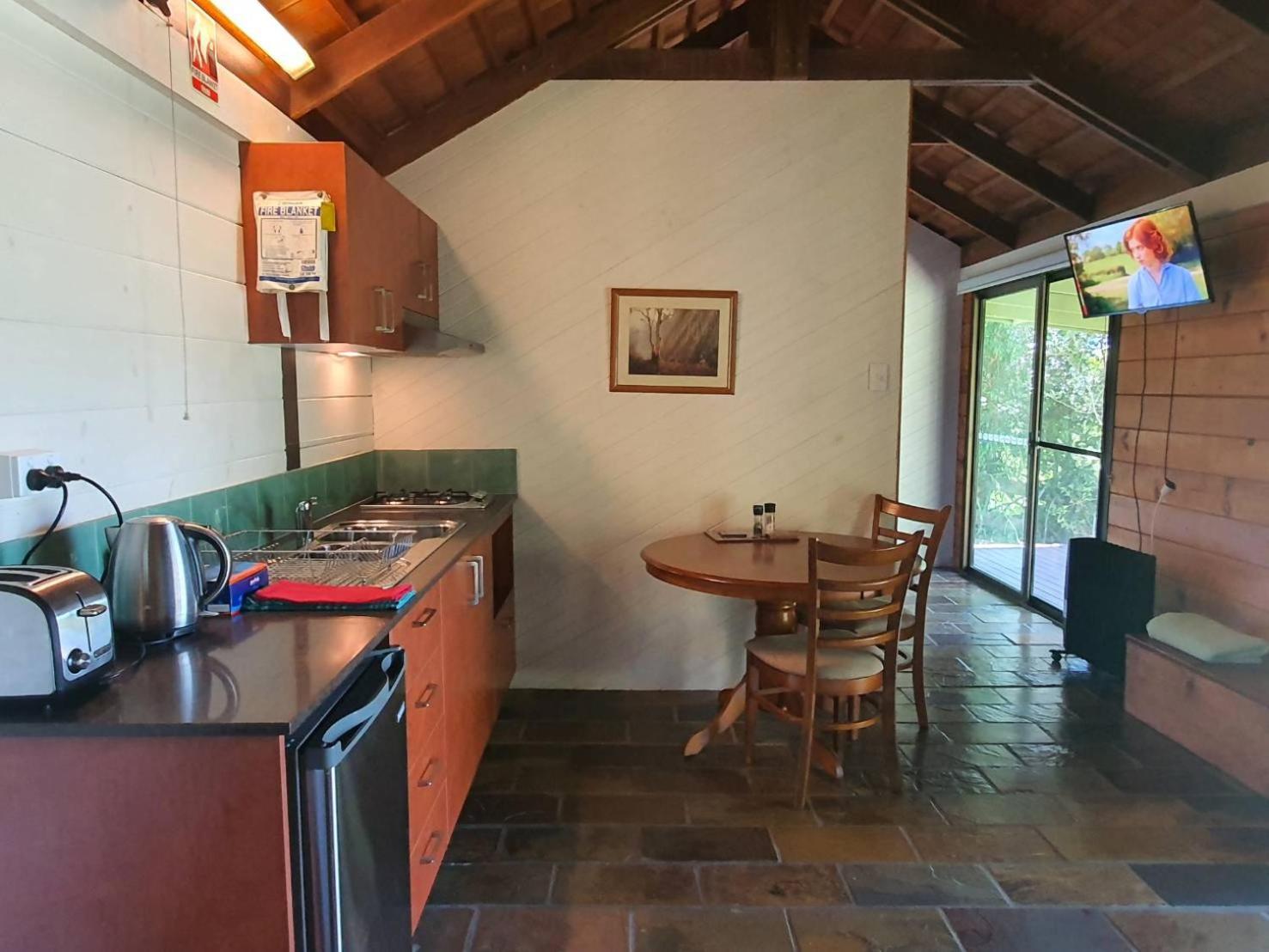 Deluxe Bungalow with Garden View - Photo 4