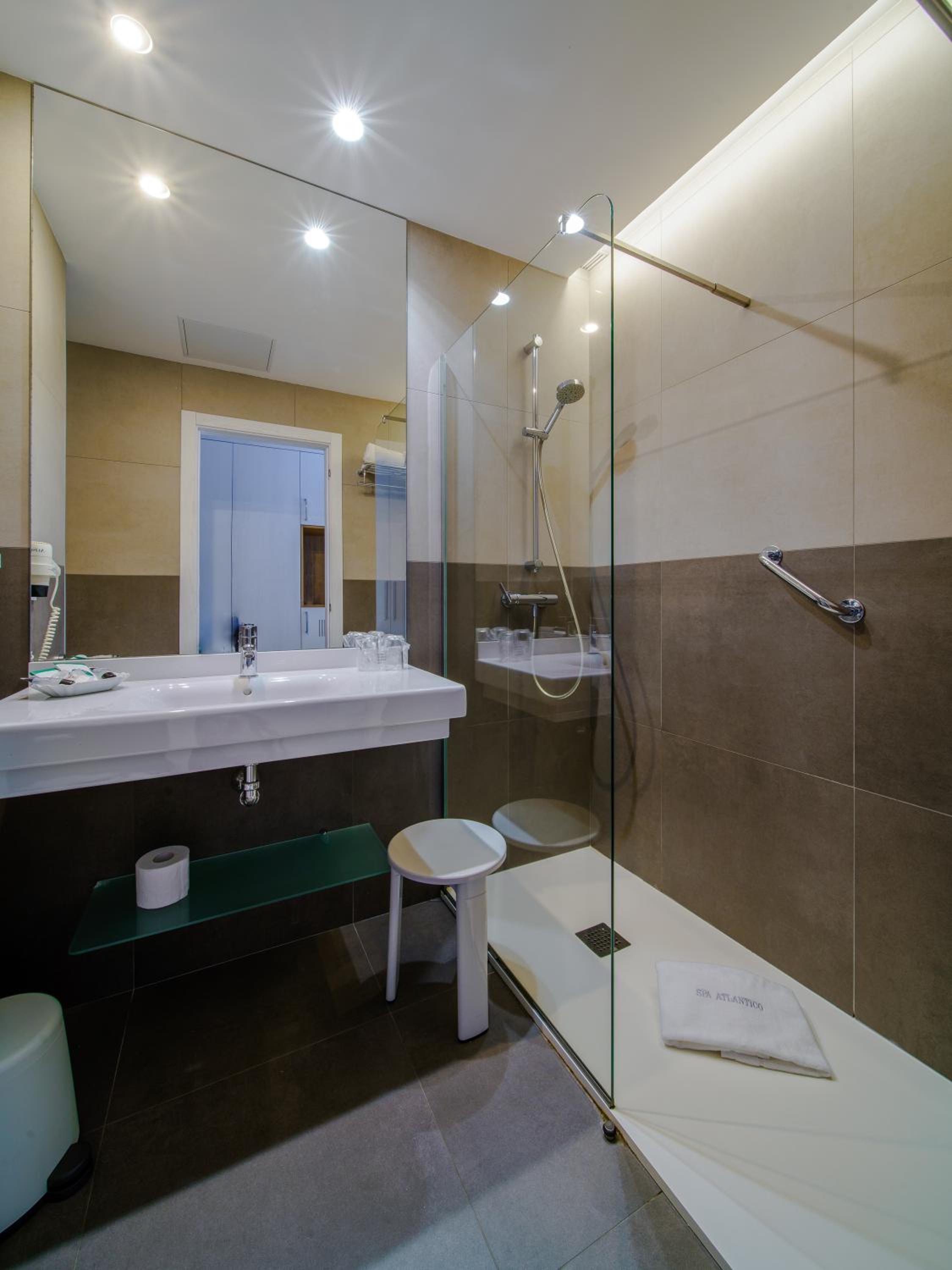 Habitación Doble o con Dos Camas con 2 Camas Supletorias