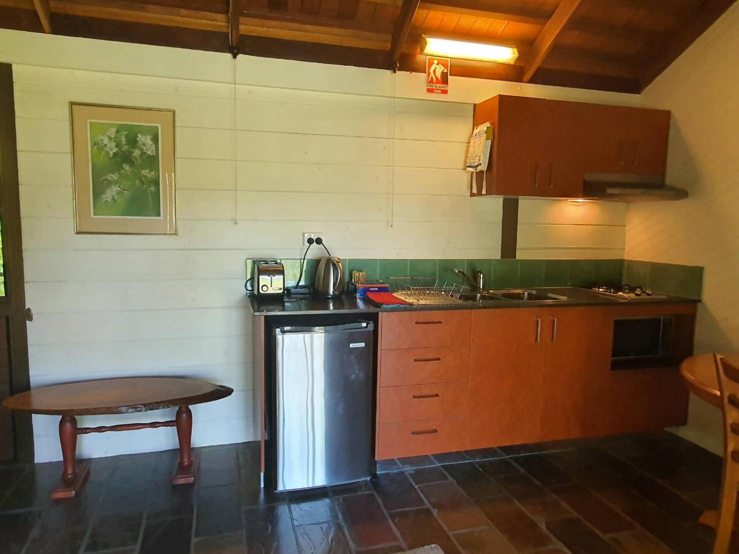 Deluxe Bungalow with Garden View - Photo 3