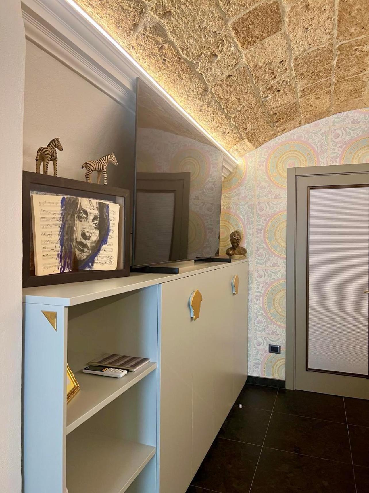 Deluxe Family Suite - Photo 14