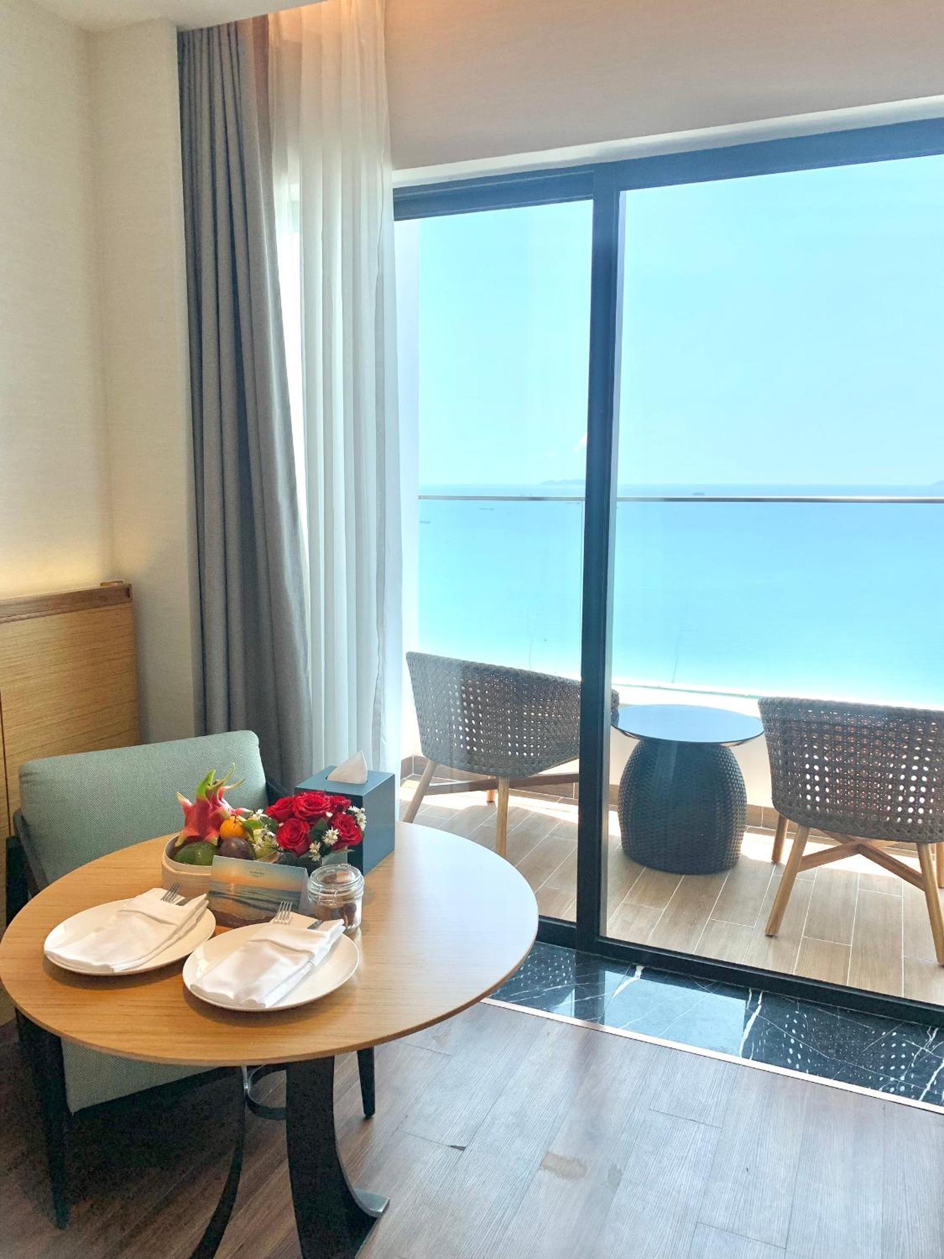 ​Premium Oceanview Double Room - Photo 14