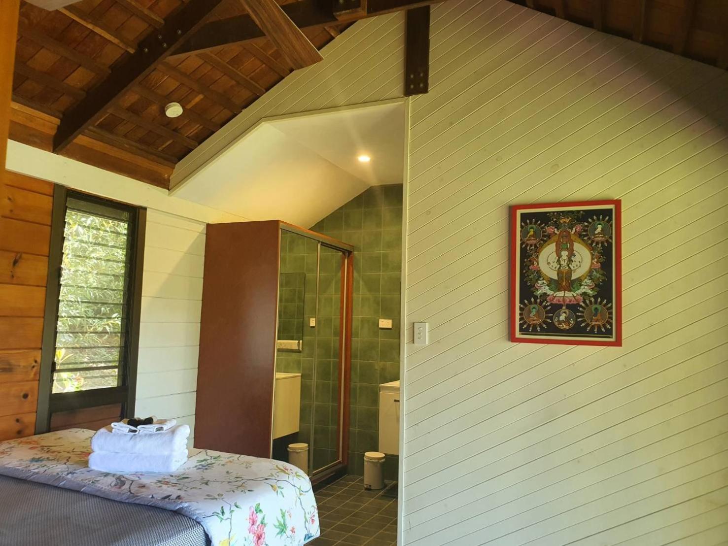 Deluxe Bungalow with Garden View - Photo 11