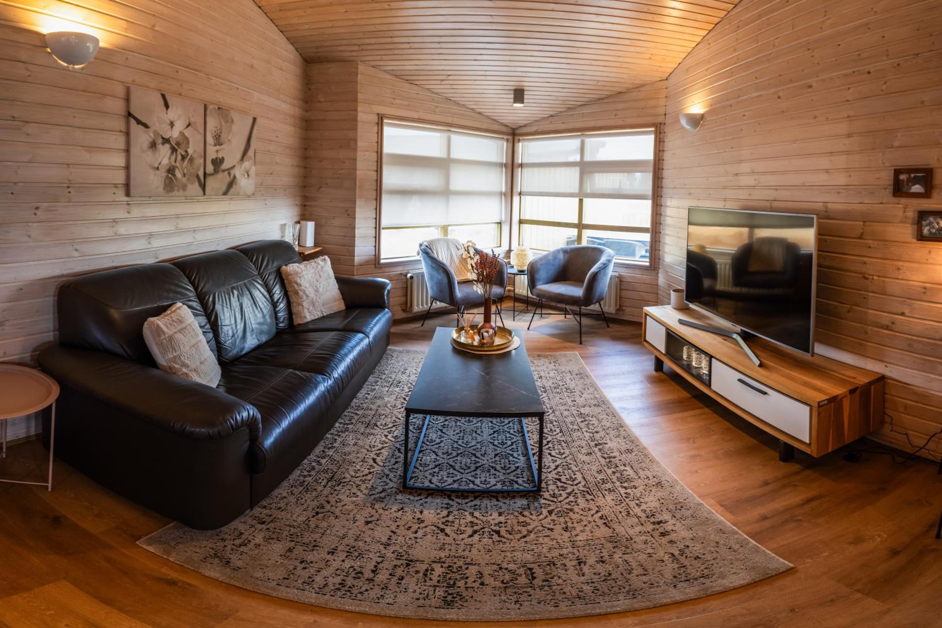 Three-Bedroom House photo 1