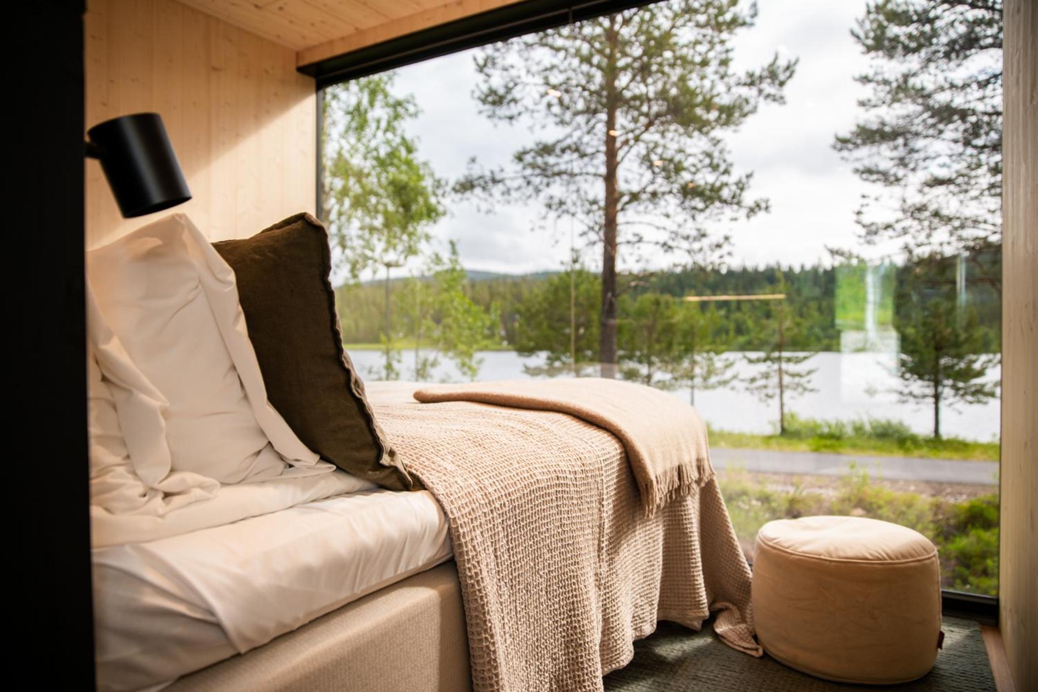 Double Room with Lake View - Photo 2