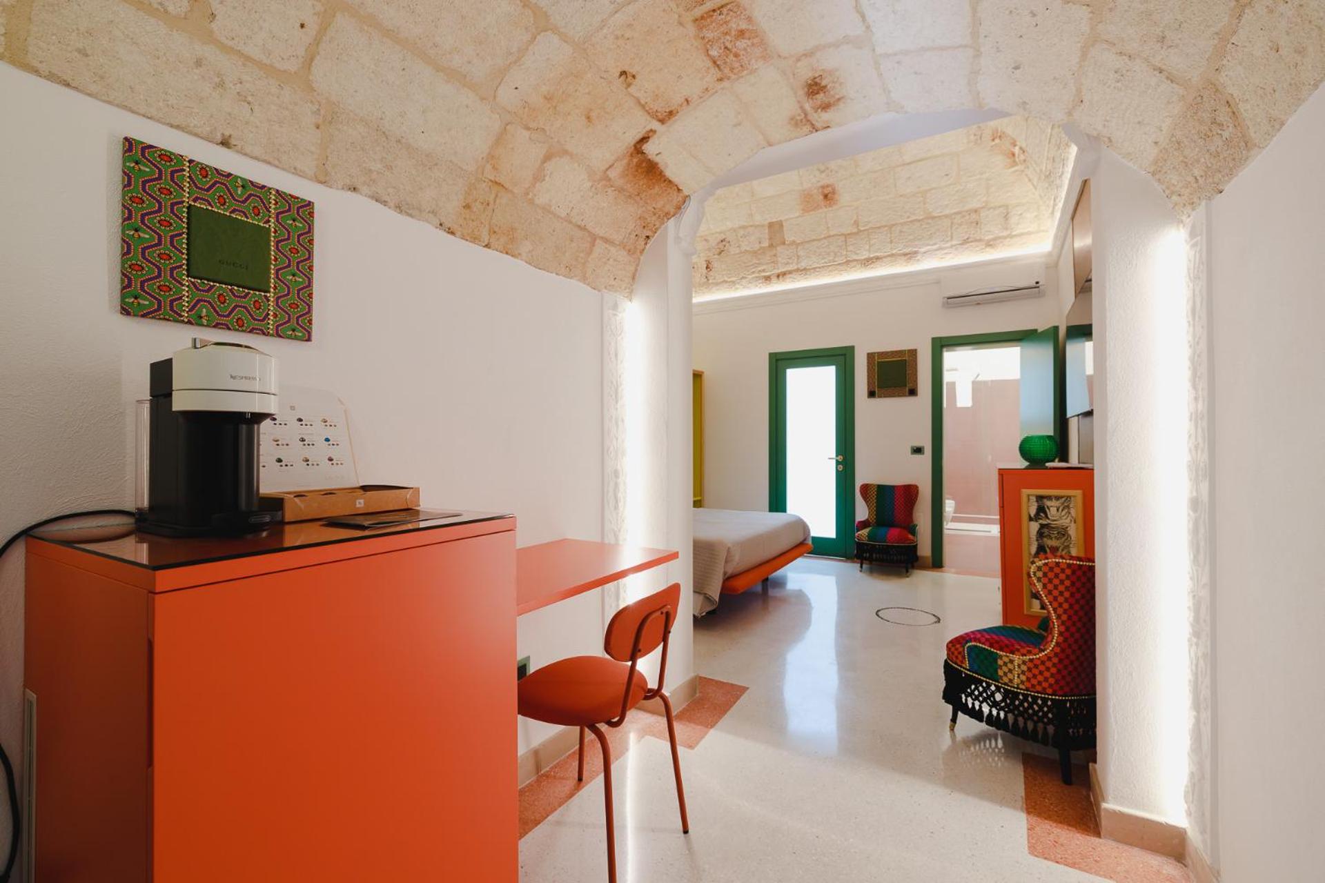 Deluxe King Room - Photo 21