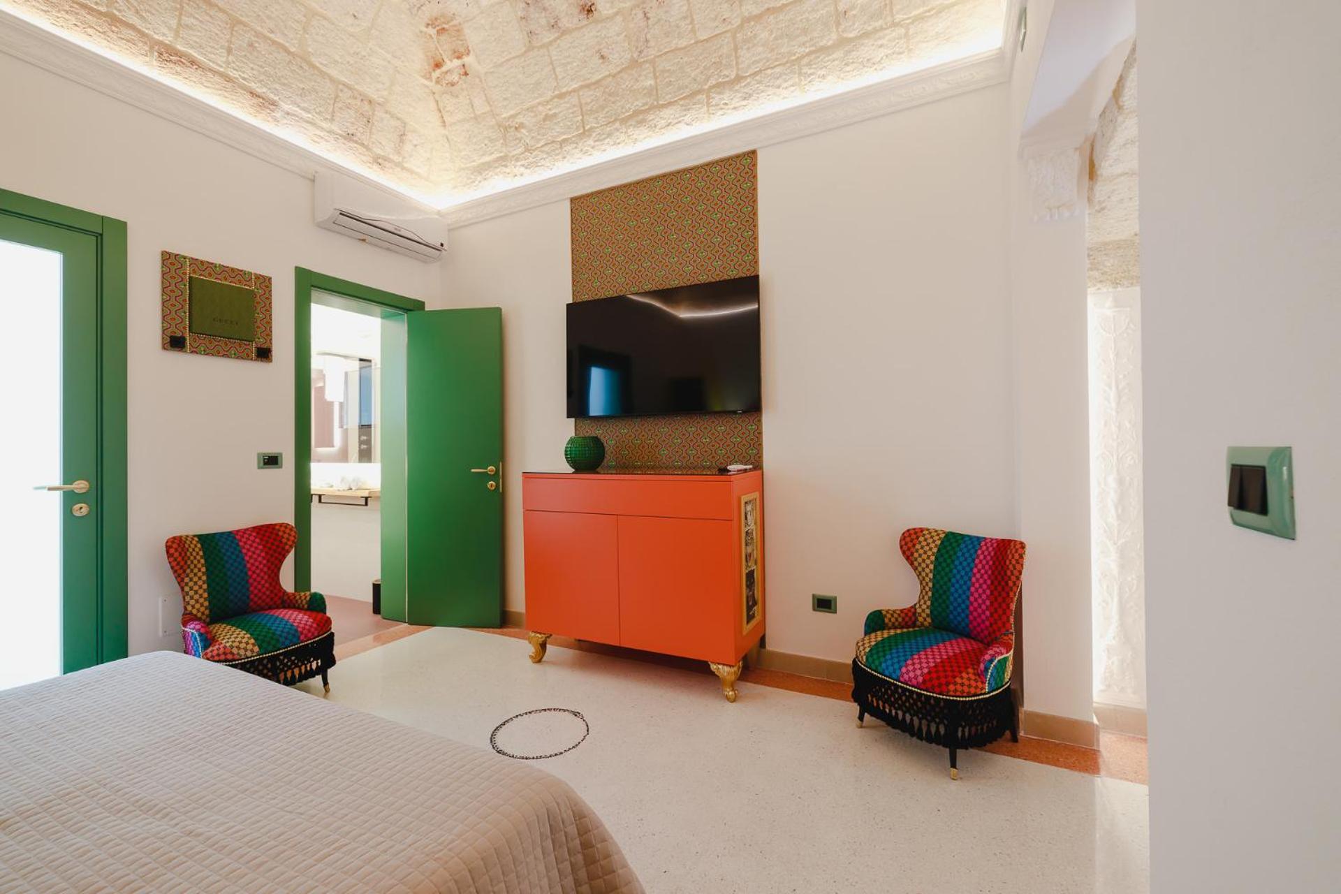 Deluxe King Room - Photo 1