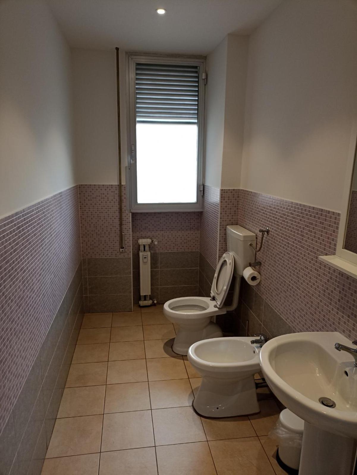 Economy Double Room with Shared Bathroom photo 2