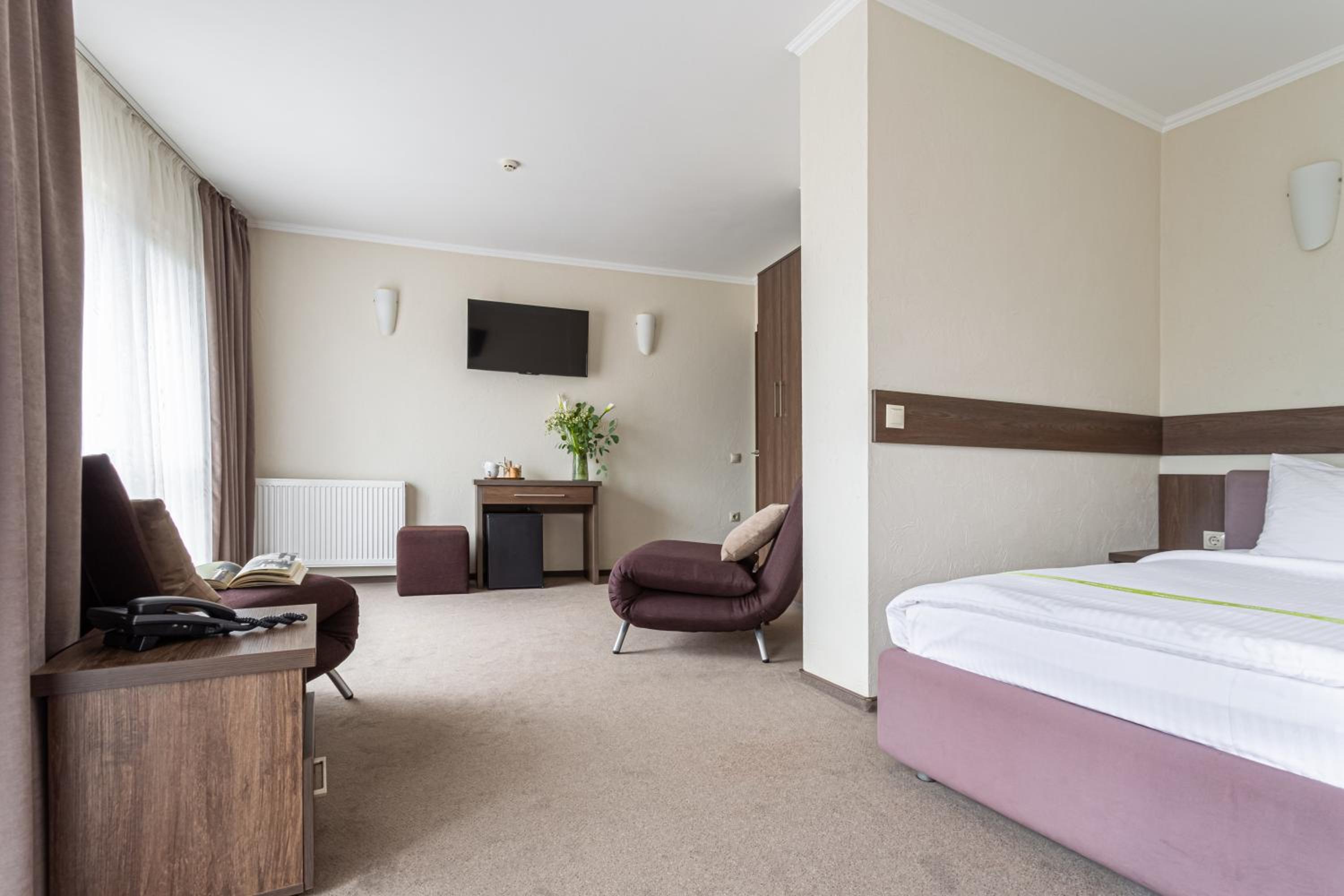 Suite with Mountain View