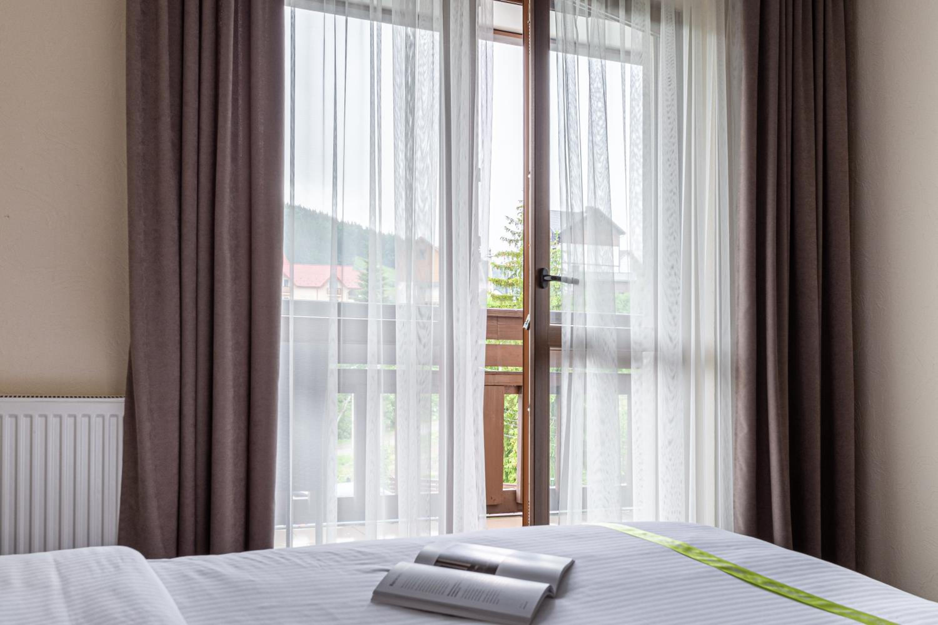 Double Room with Mountain View