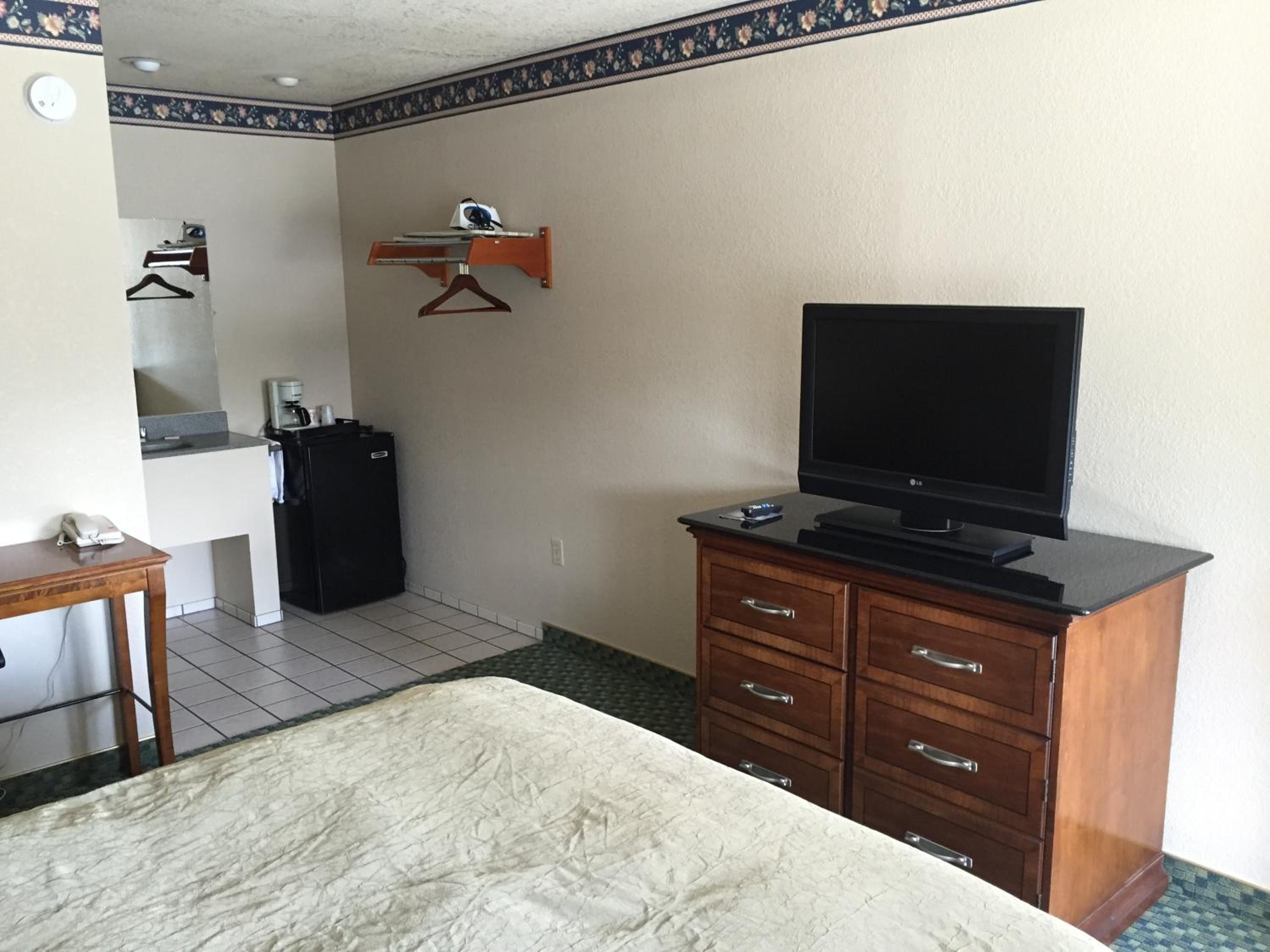 Queen Room photo 3
