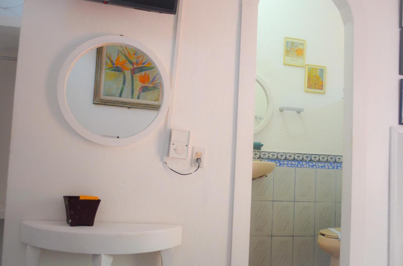 Twin Room with Private Bathroom photo 2