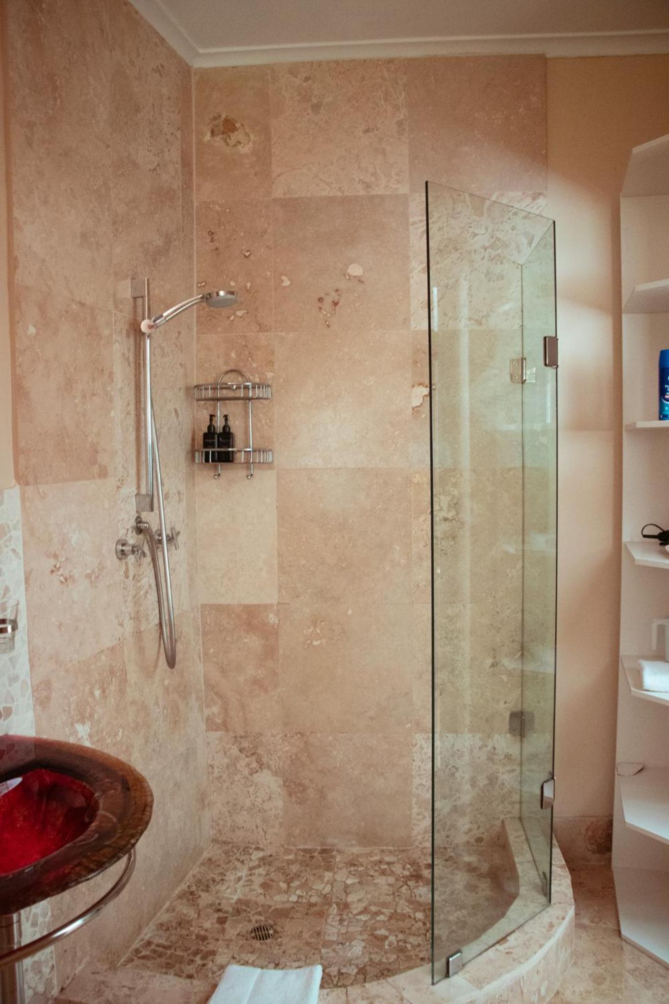 Executive Suite photo 2