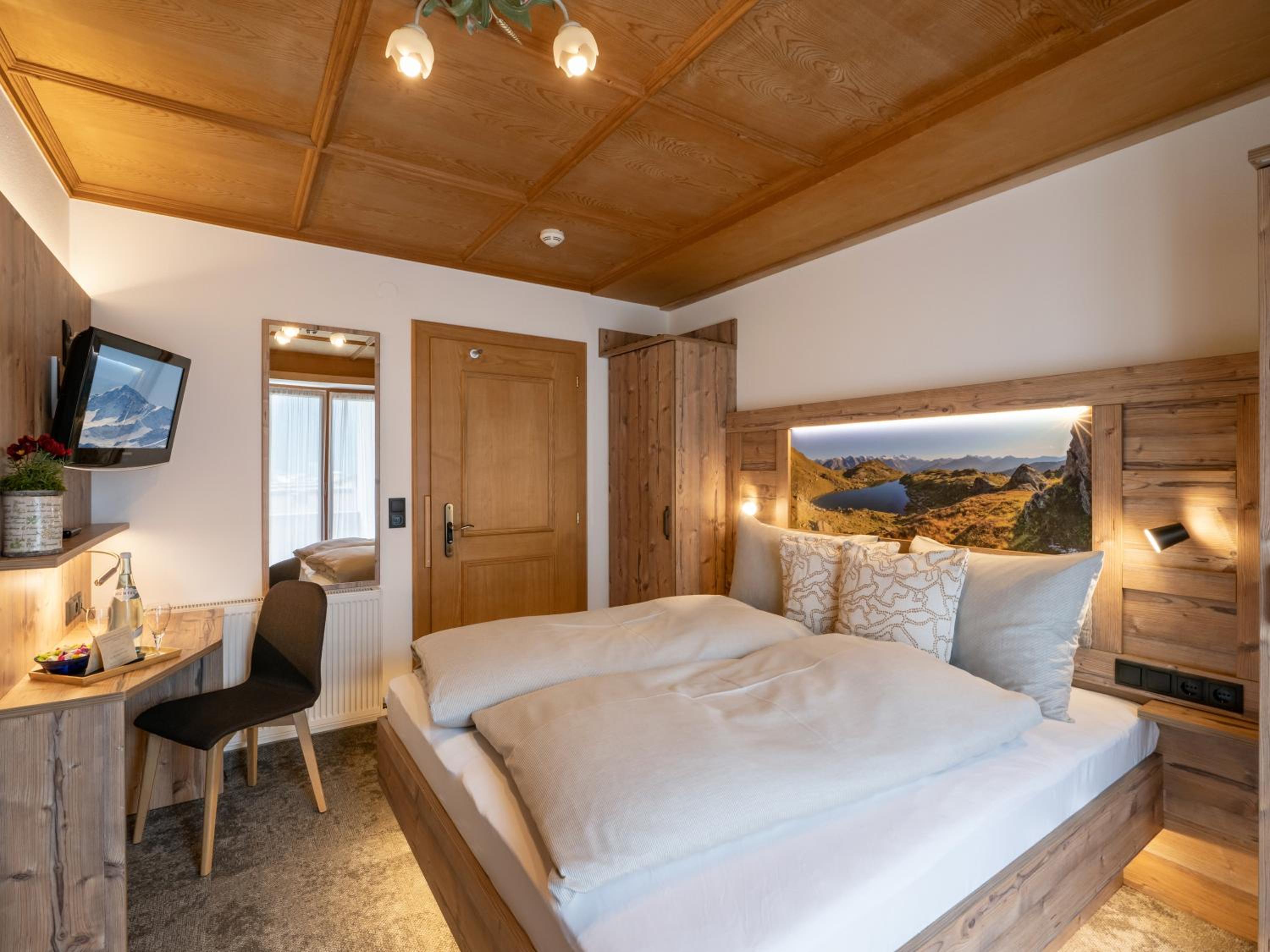 Small Double Room photo 1