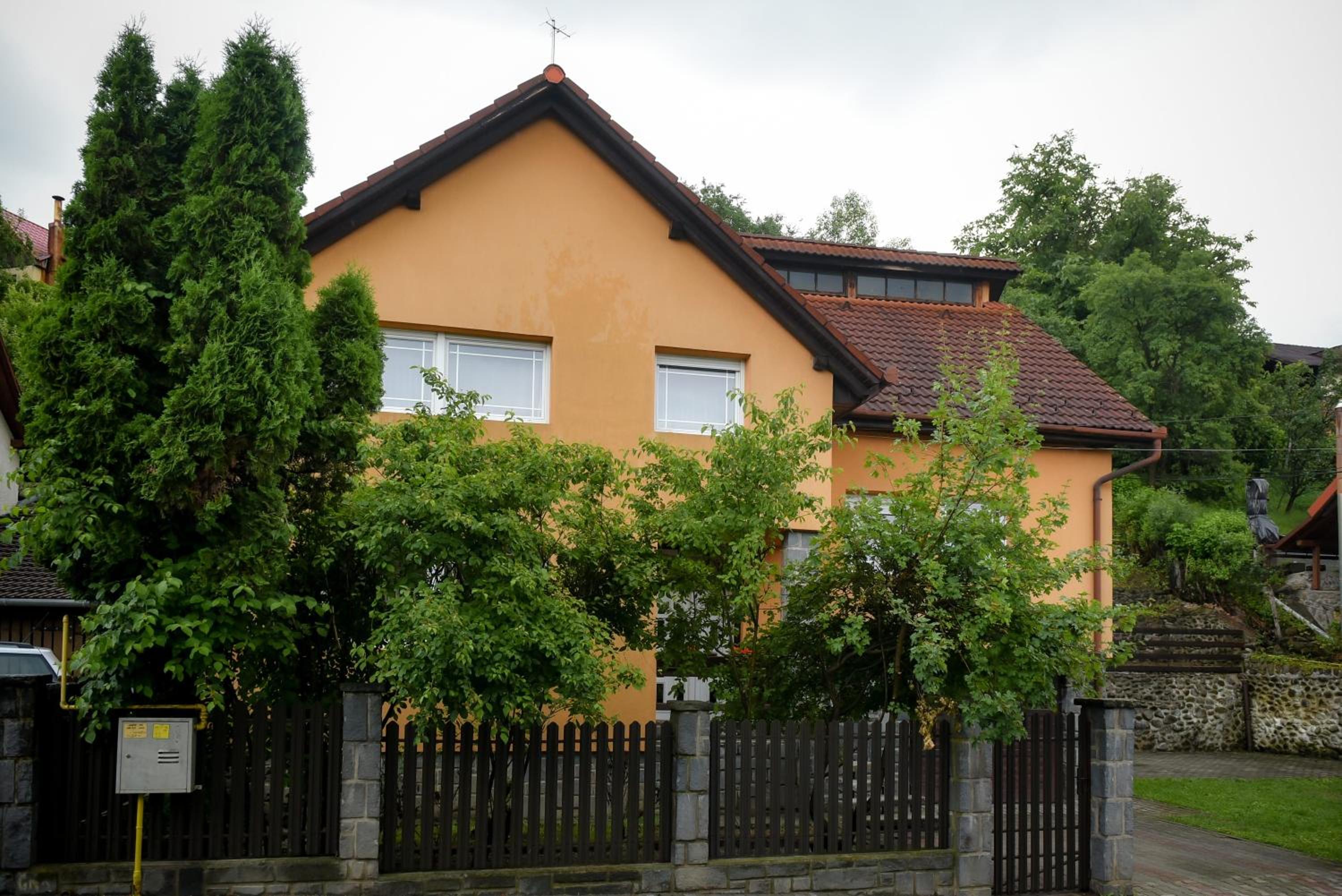 Four-Bedroom House photo 2