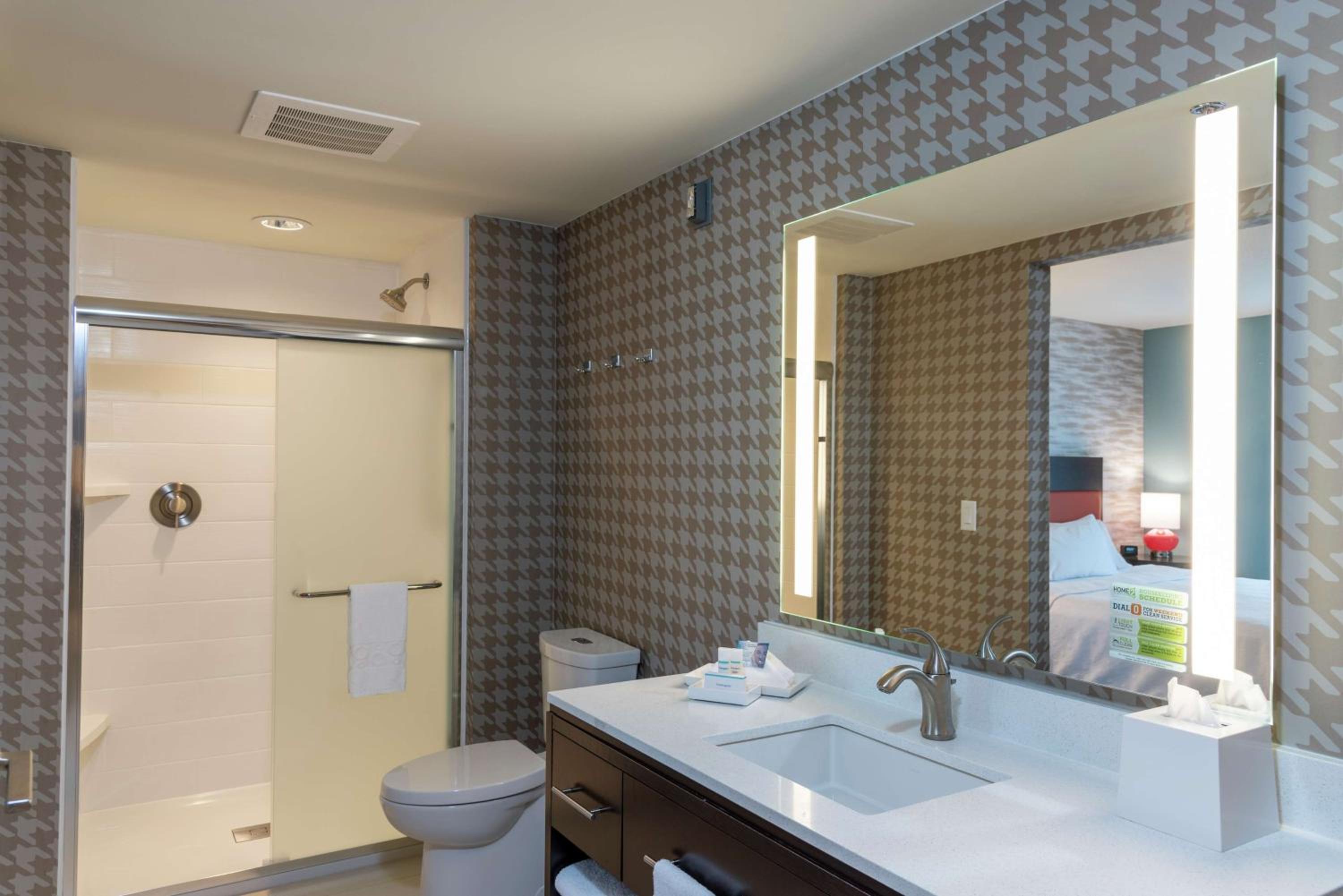 King Studio Suite - Non-Smoking - Photo 4