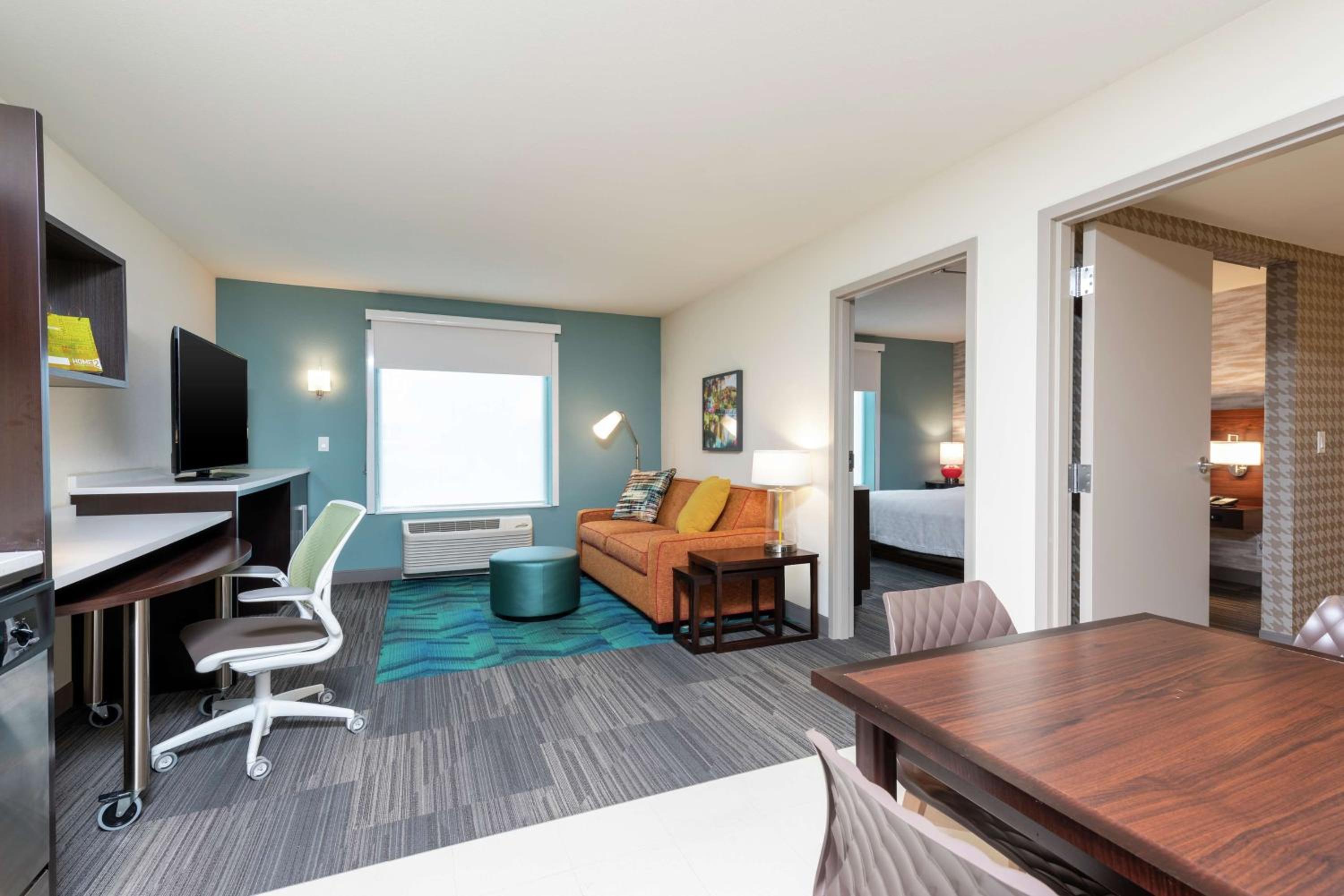 One-Bedroom King Suite - Non-Smoking - Photo 2