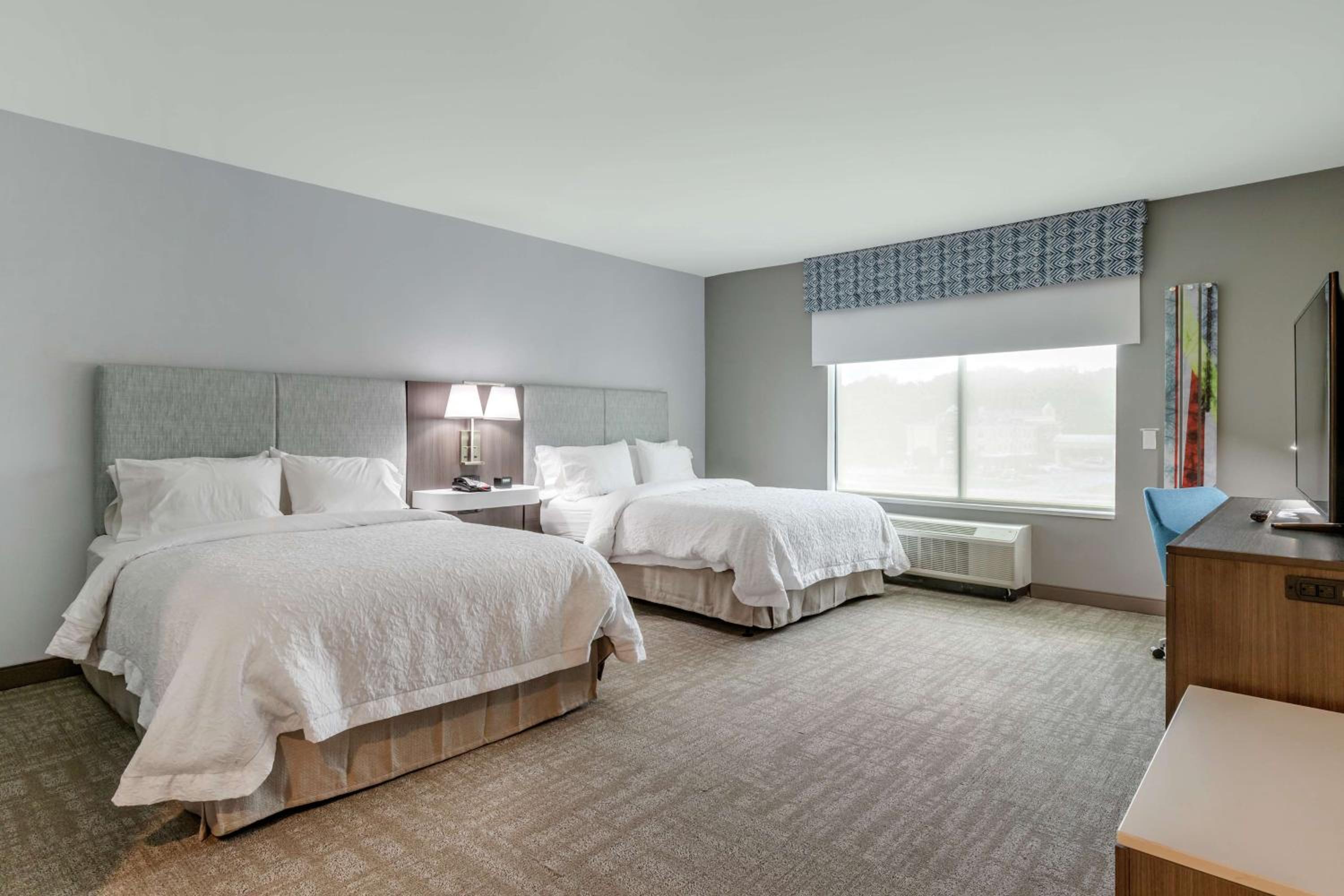 Queen Room with Two Queen Beds - Hearing Access/Non-Smoking photo 1
