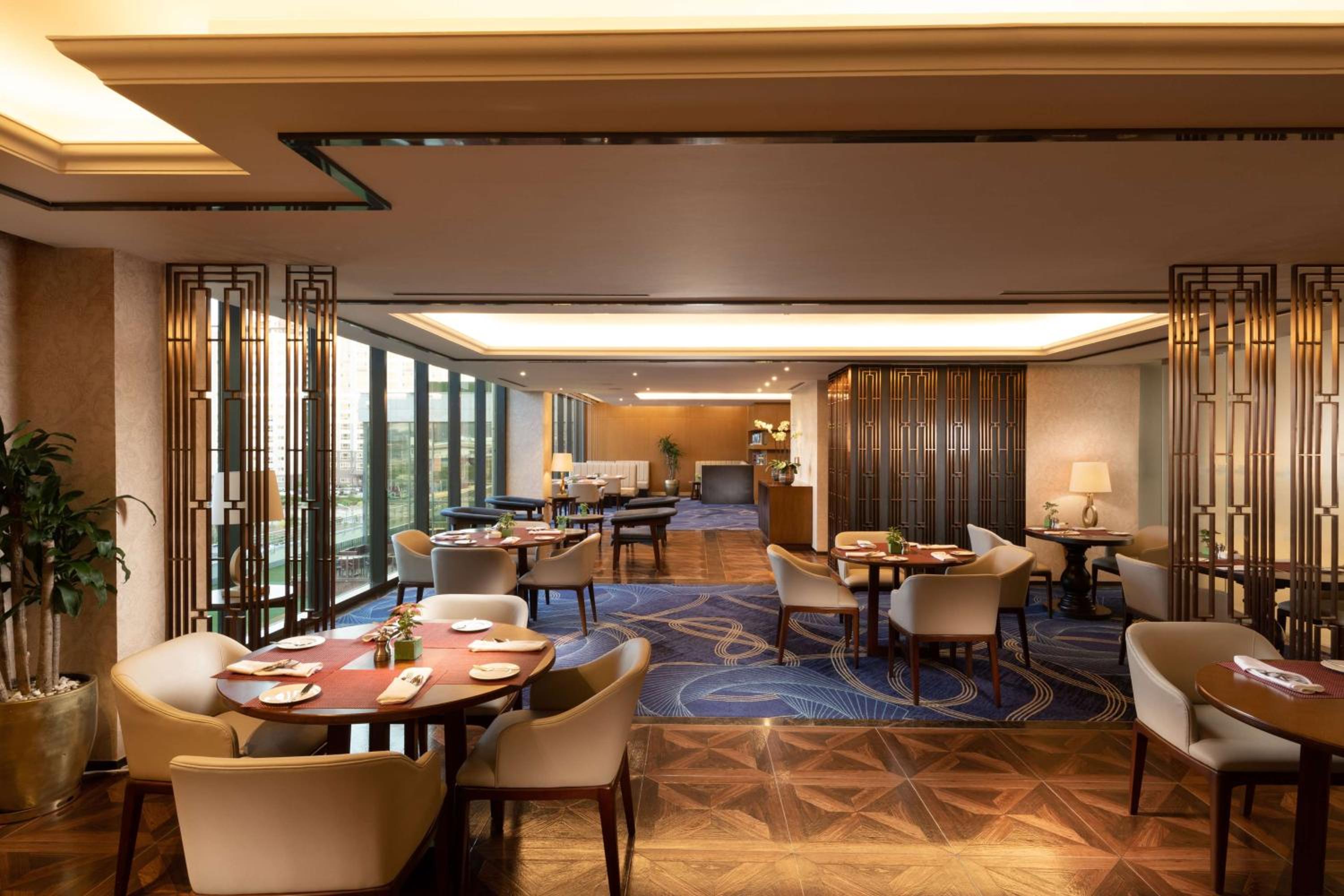 Executive King Room - Lounge Access - Photo 2