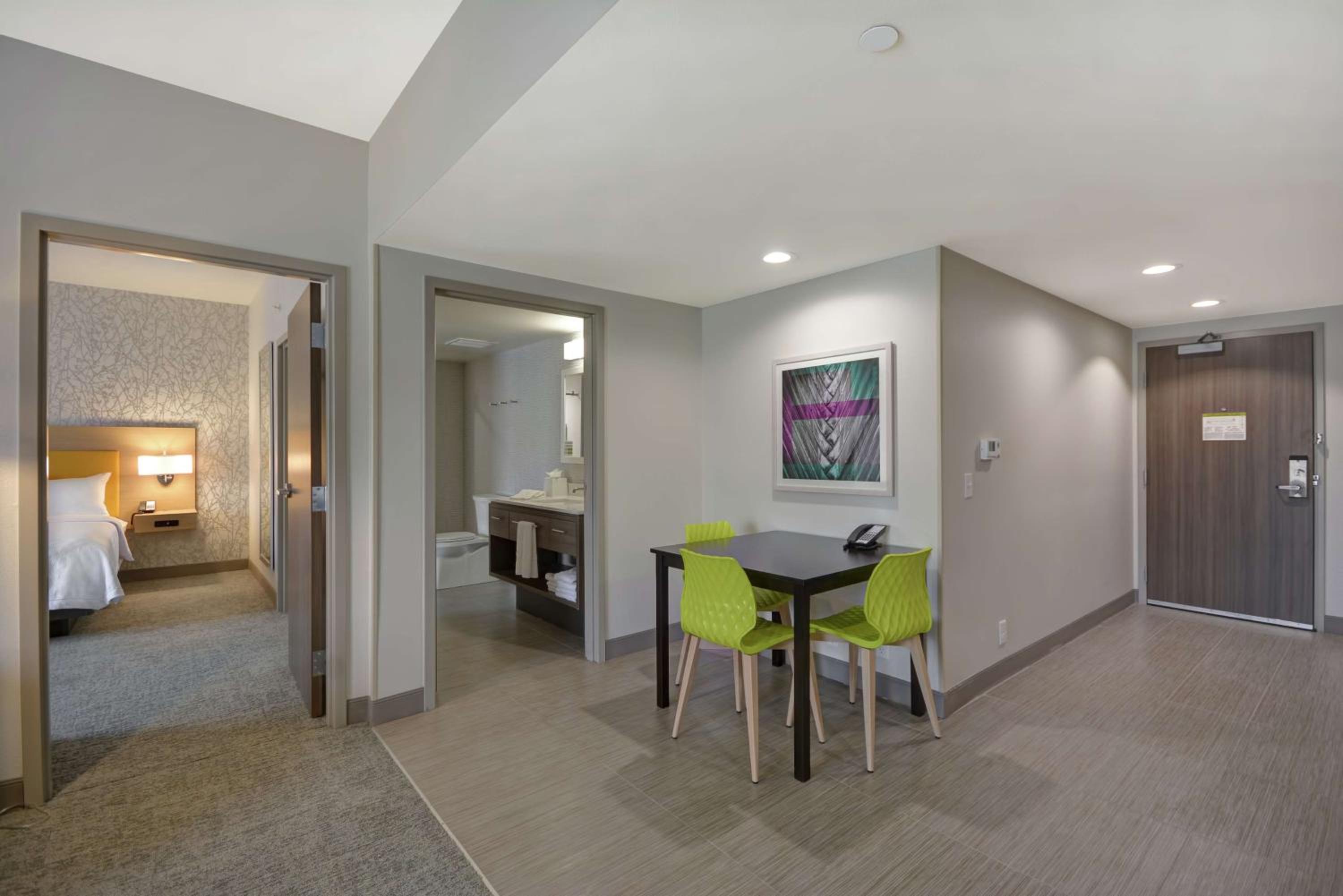 King Suite - Hearing Access/Non-Smoking