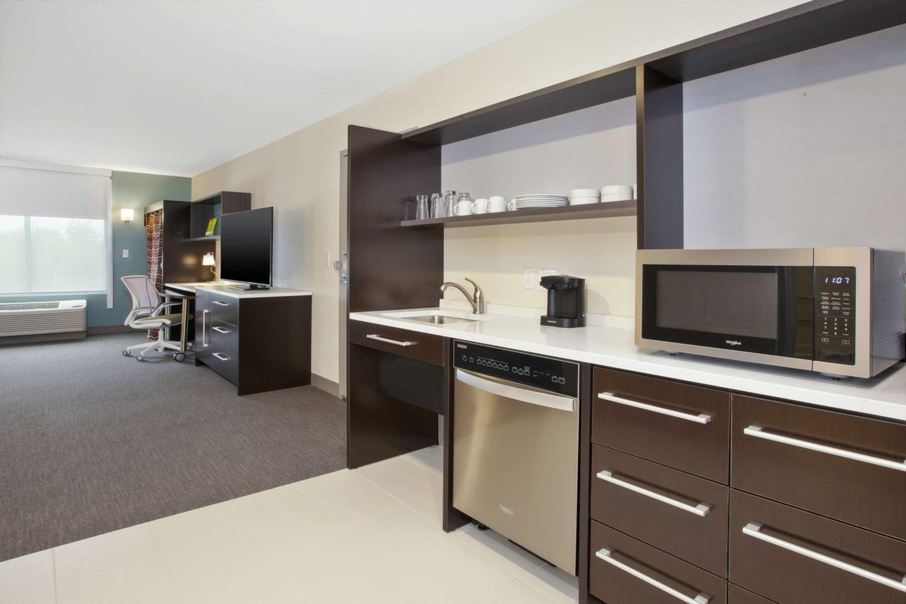 King Studio Suite - Mobility Access/Non-Smoking - Photo 4