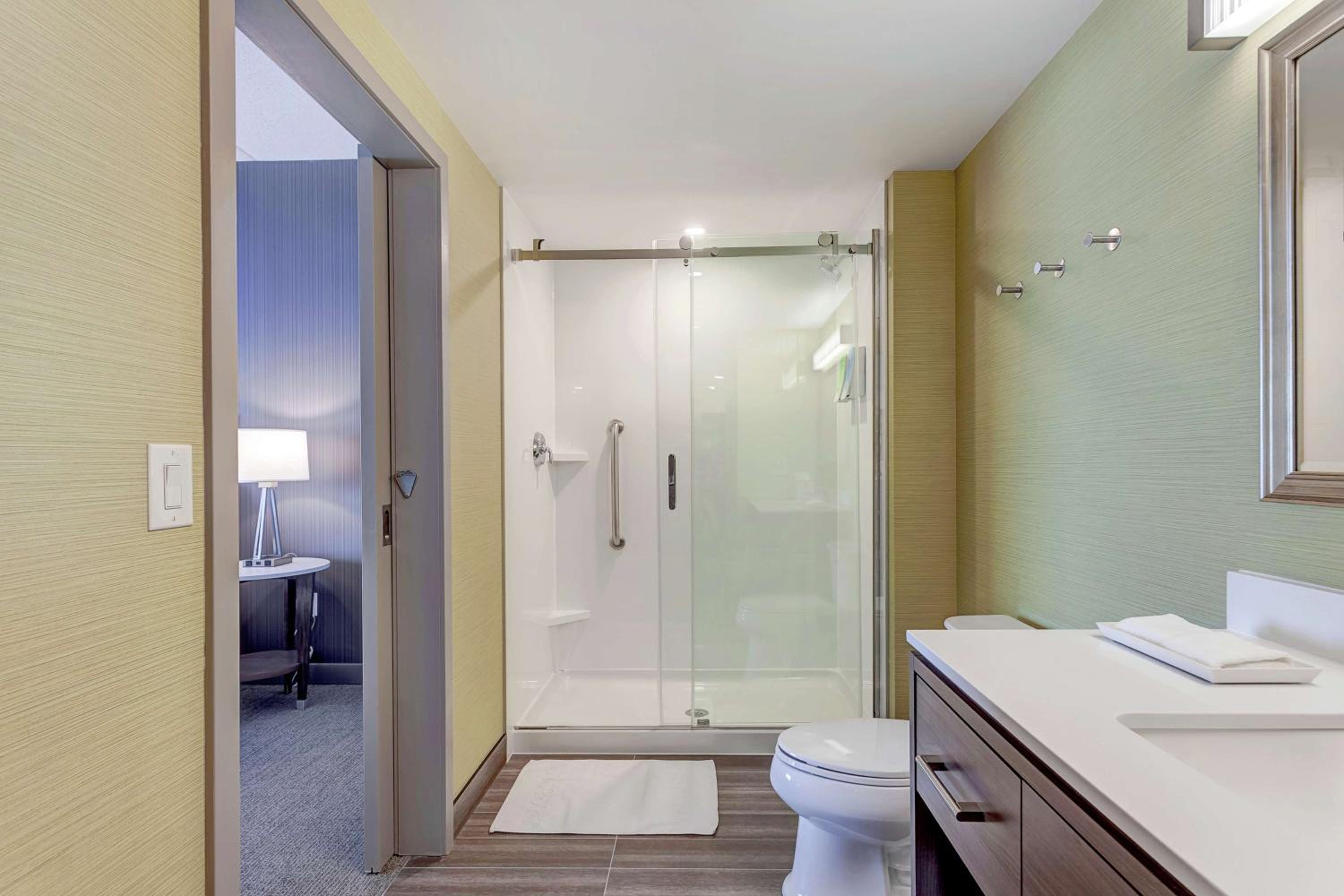 One-Bedroom King Suite - Non-Smoking - Photo 5