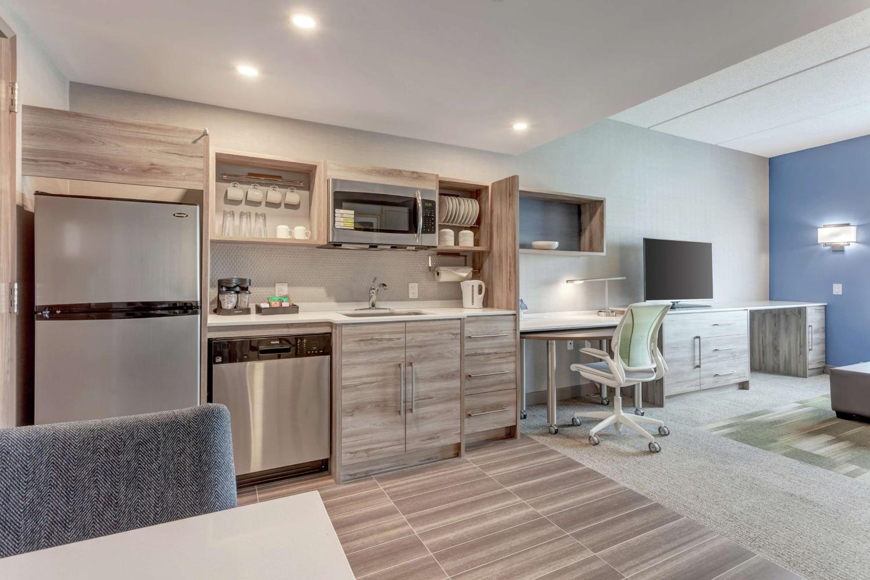 One-Bedroom King Suite - Non-Smoking - Photo 7