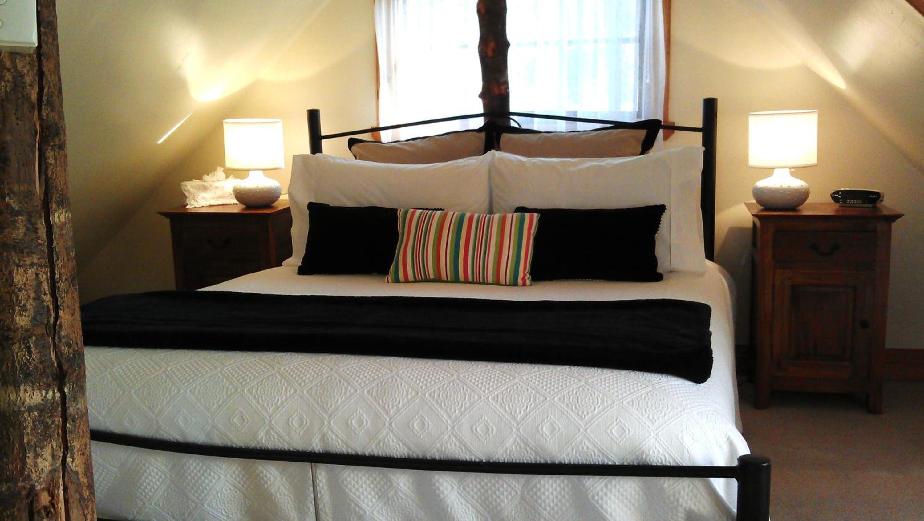 Two-Bedroom Cottage - Split Level photo 1