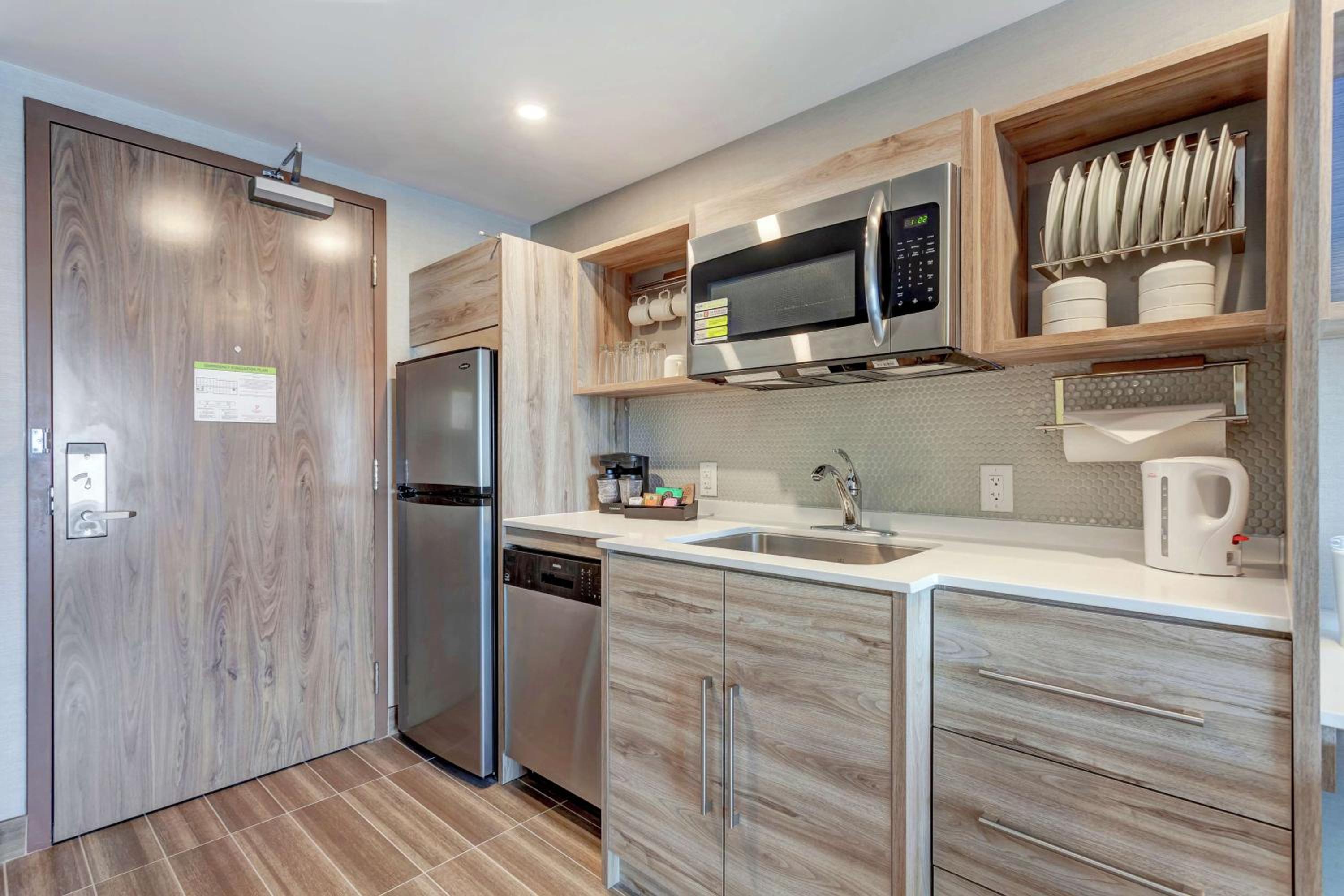 King Studio Suite - Non-Smoking - Photo 6