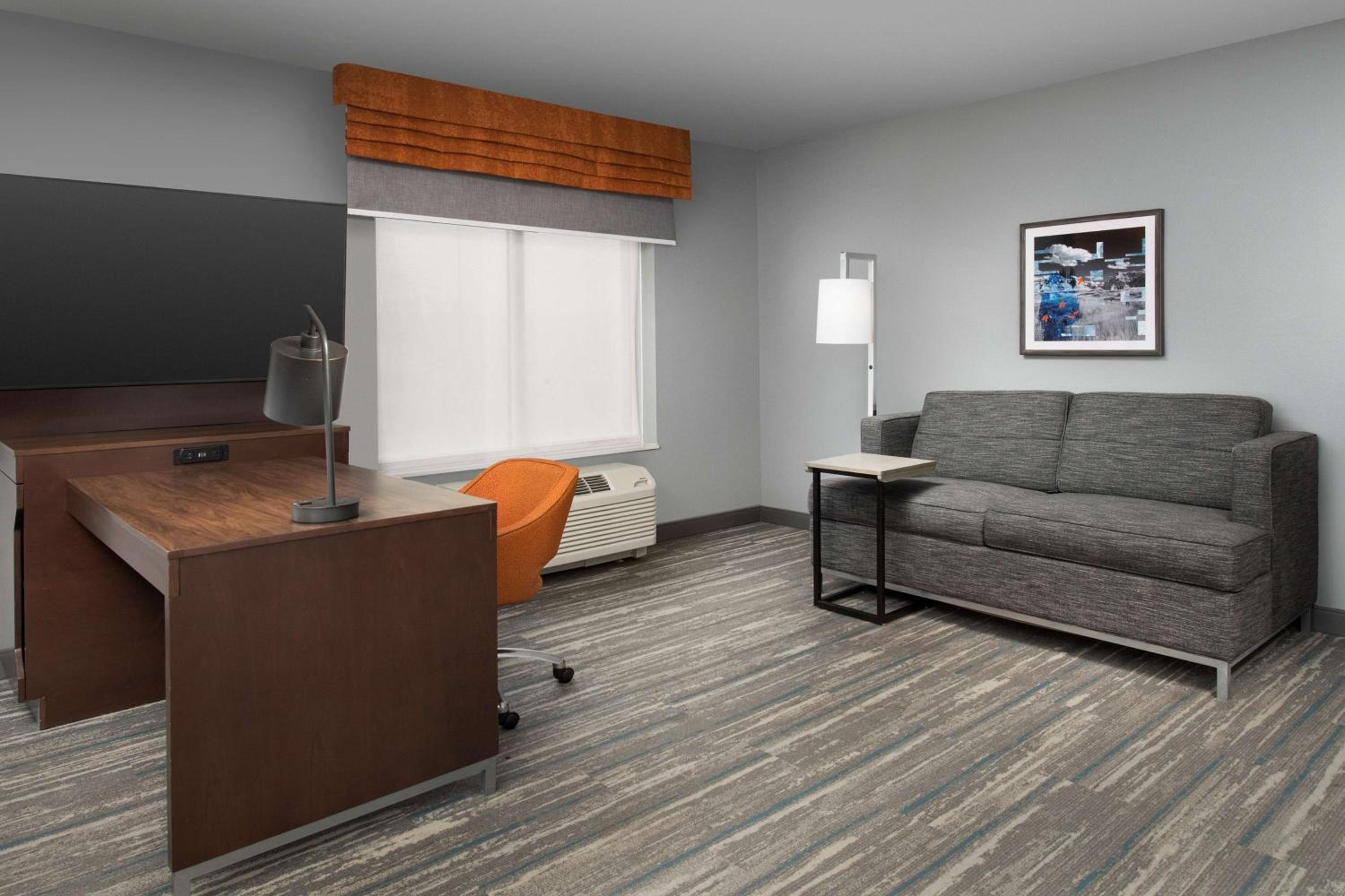 Queen Studio Suite with Two Queen Beds - Non-Smoking - Photo 1