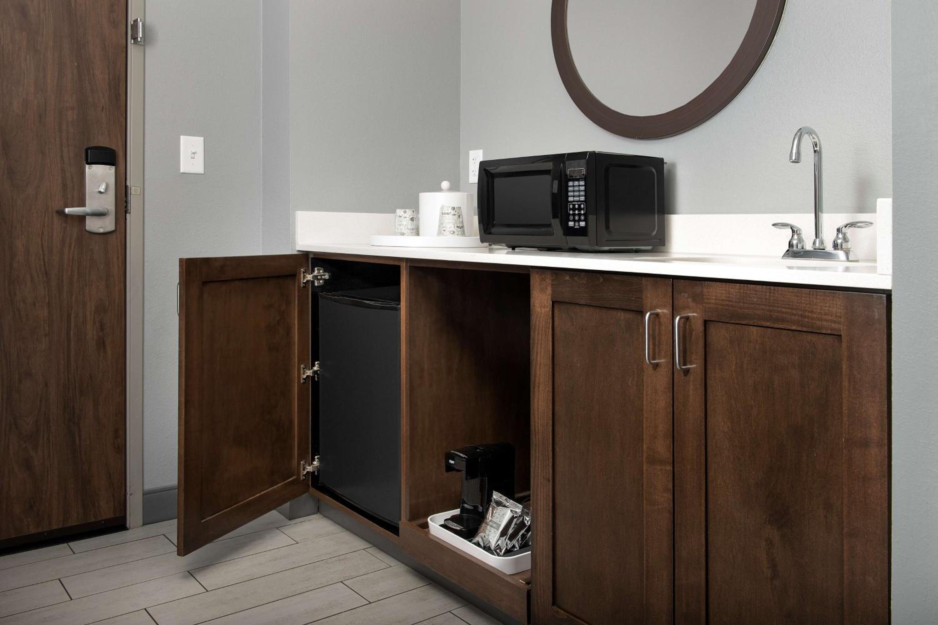 King Studio Suite - Non Smoking - Photo 2