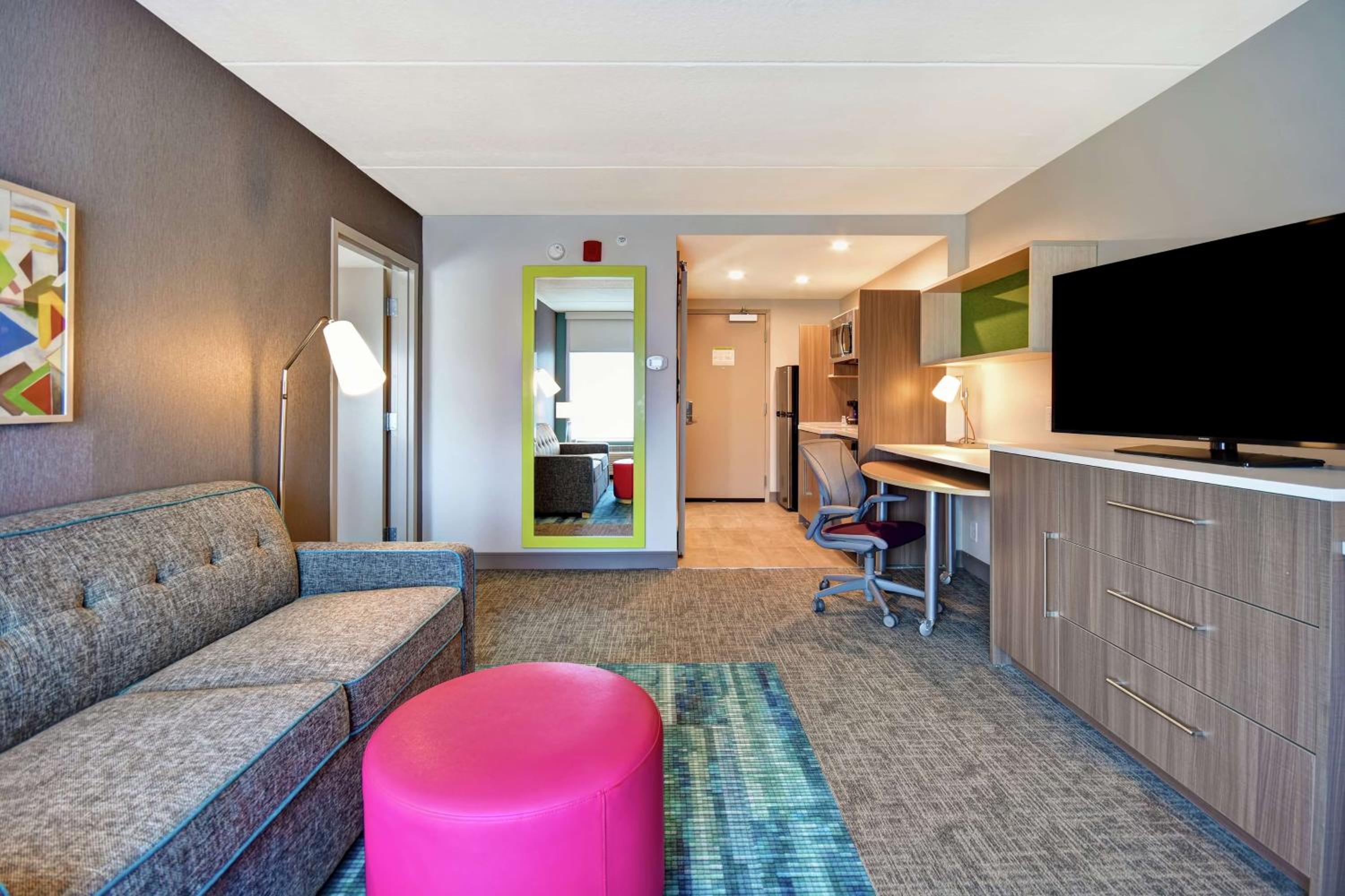 One-Bedroom King Suite - Non-Smoking