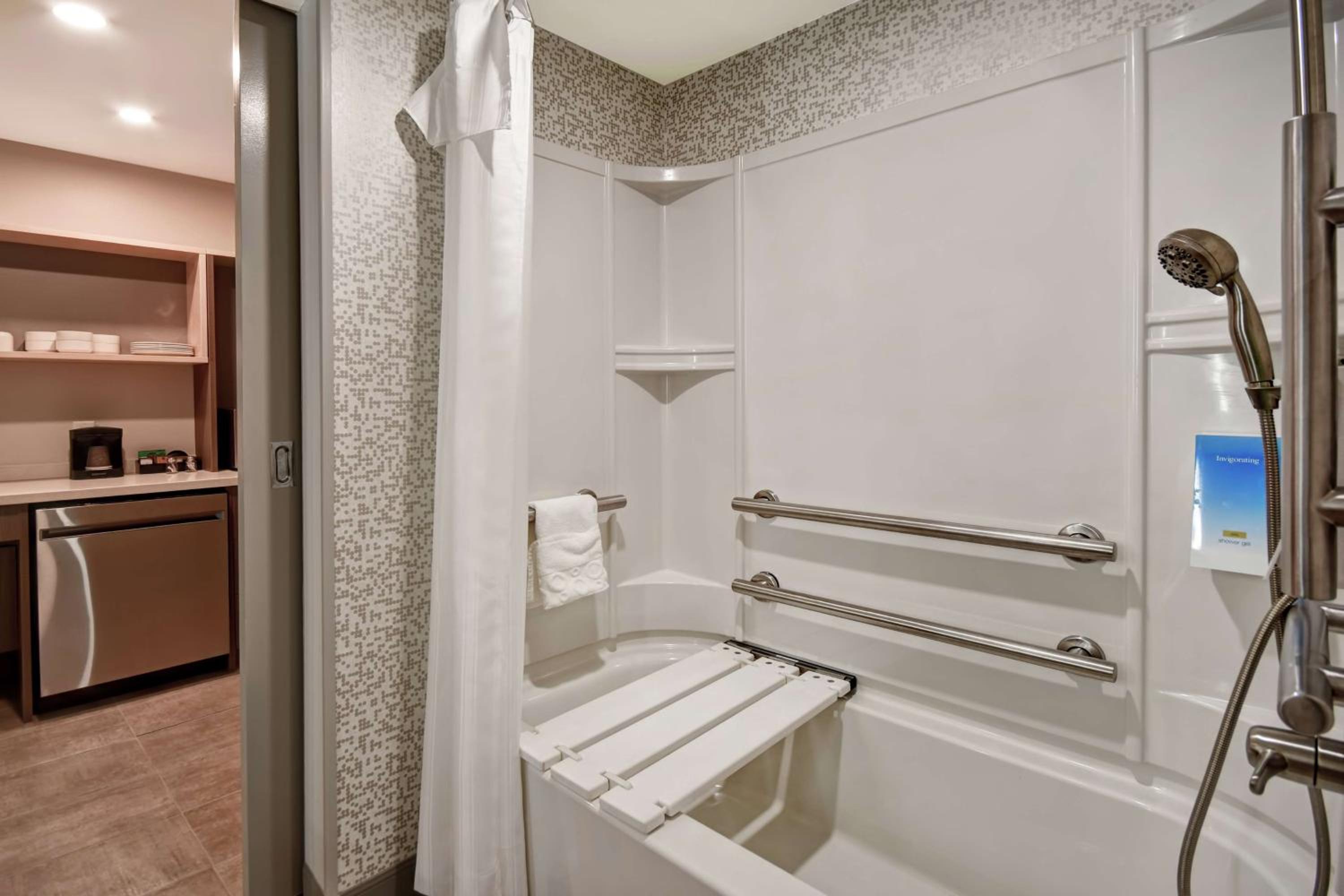 King Studio Suite - Mobility Access/Non-Smoking