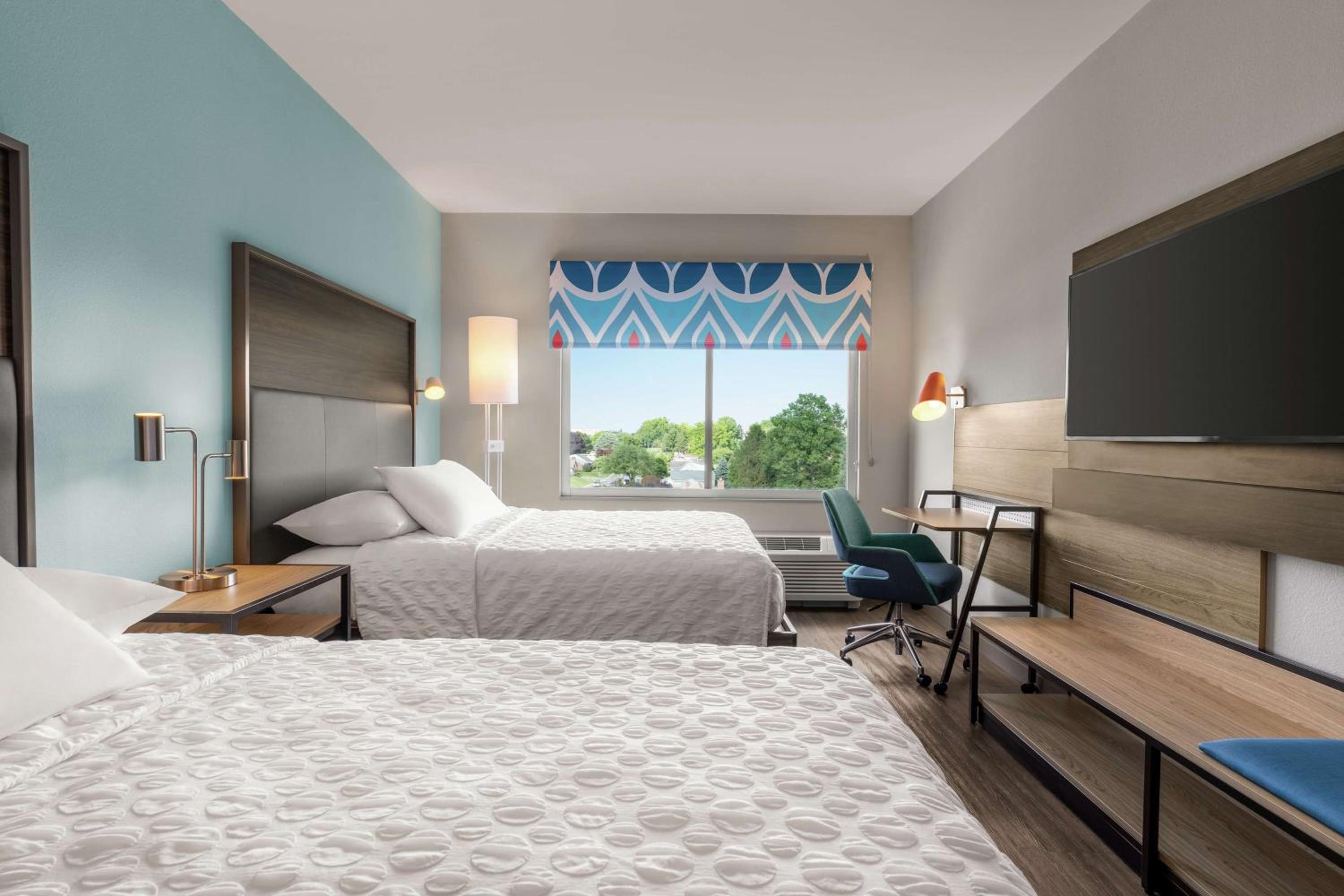 Queen Room with Two Queen Beds photo 1