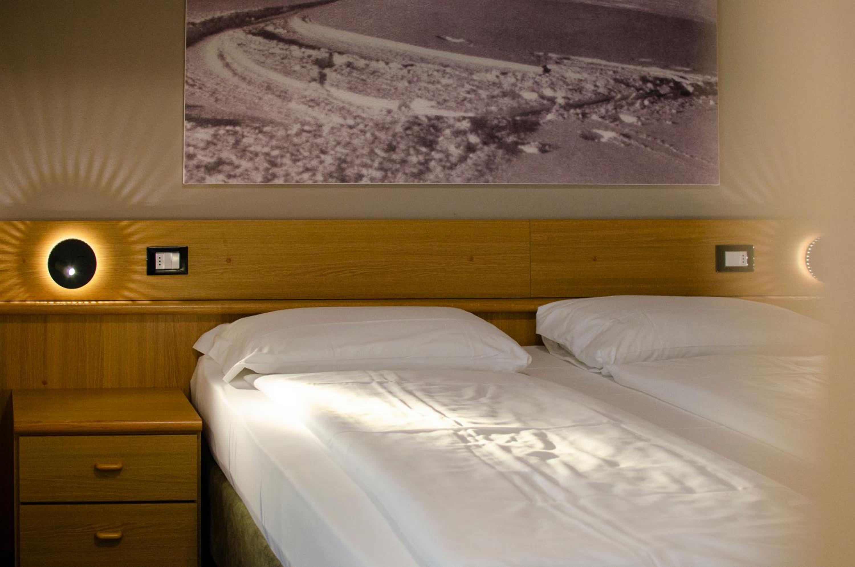 Standard Double or Twin Room photo 1
