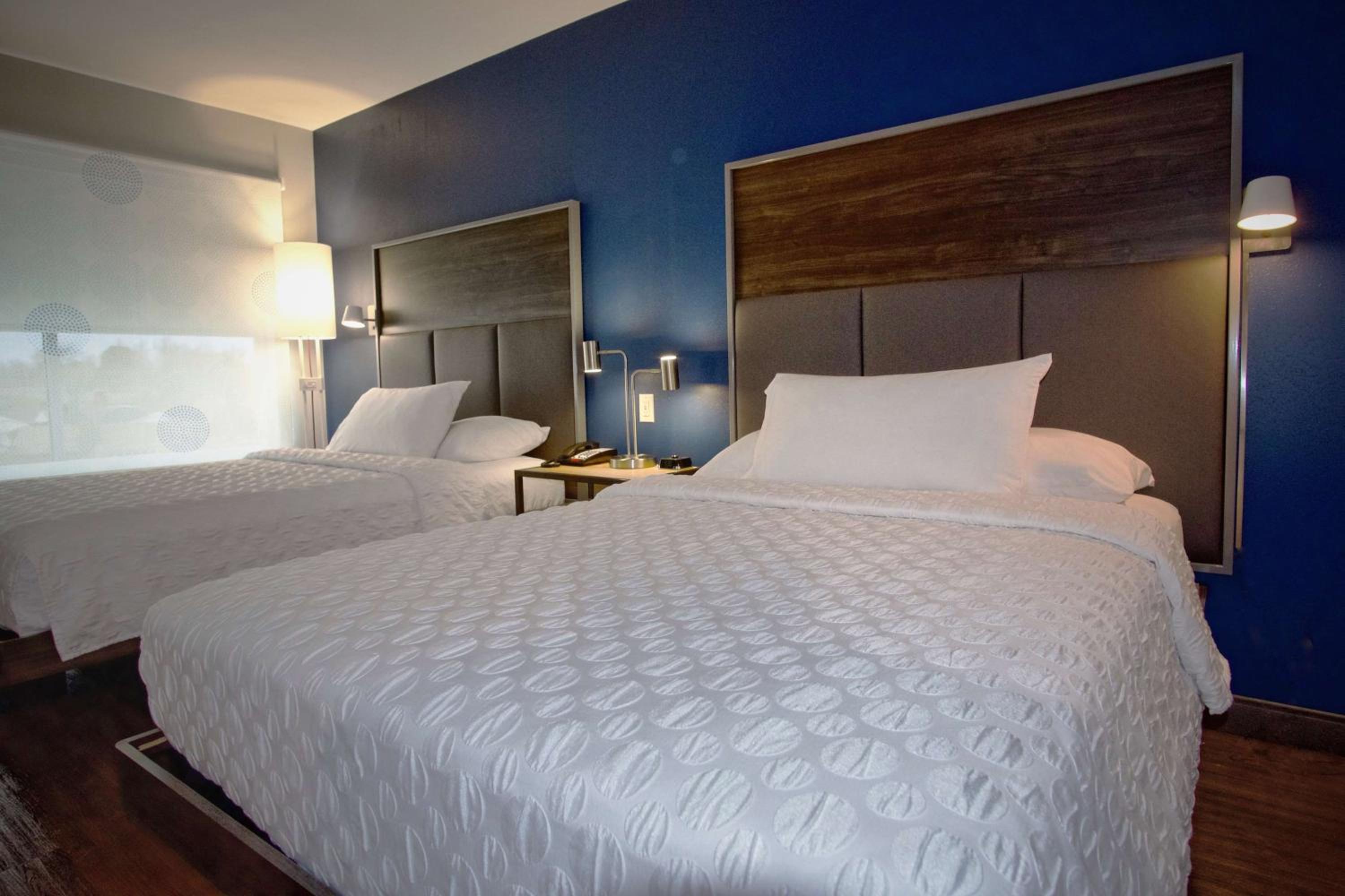 Queen Room with Two Queen Beds - Photo 1