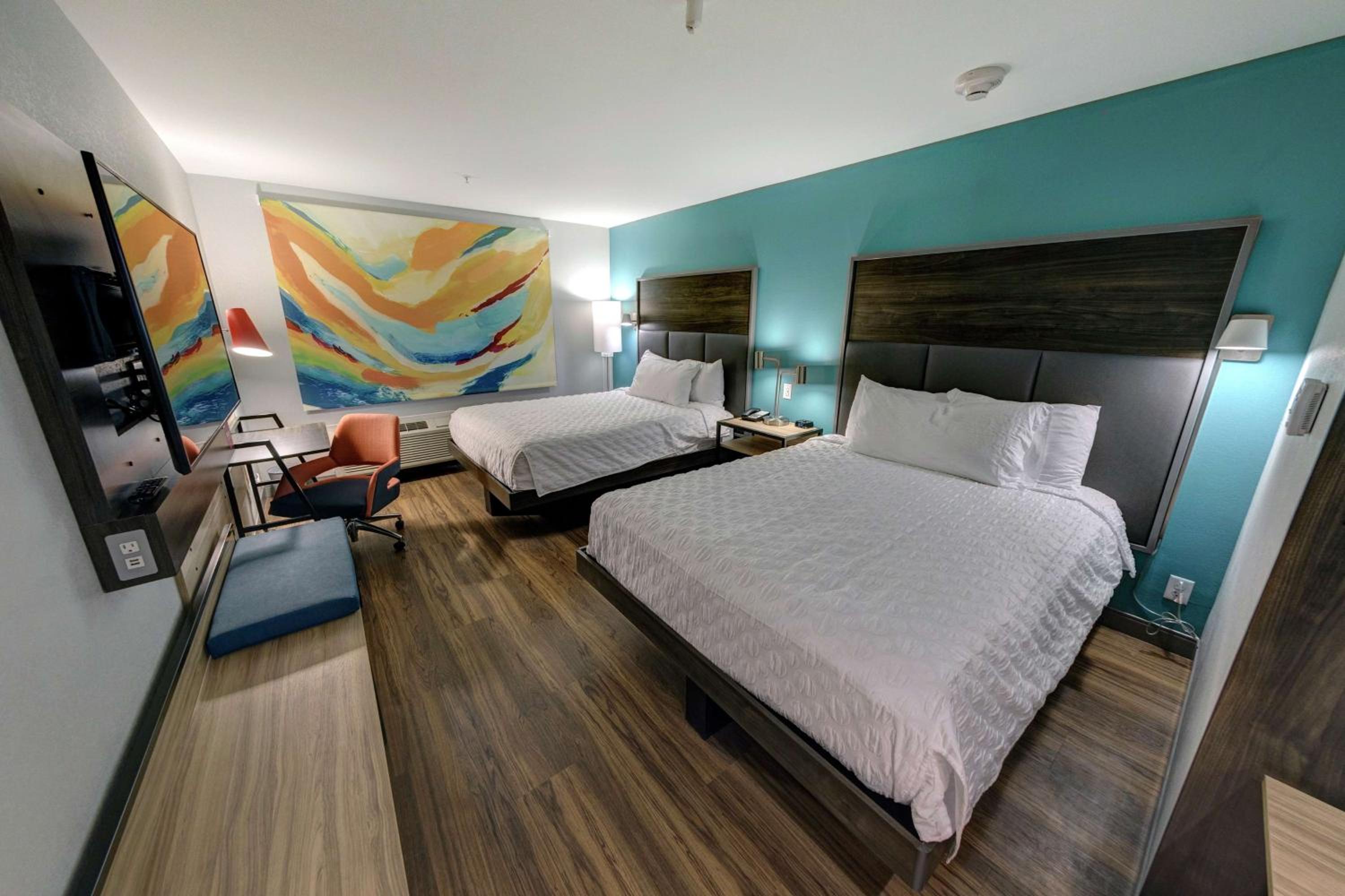 Queen Room with Two Queen Beds - Photo 1