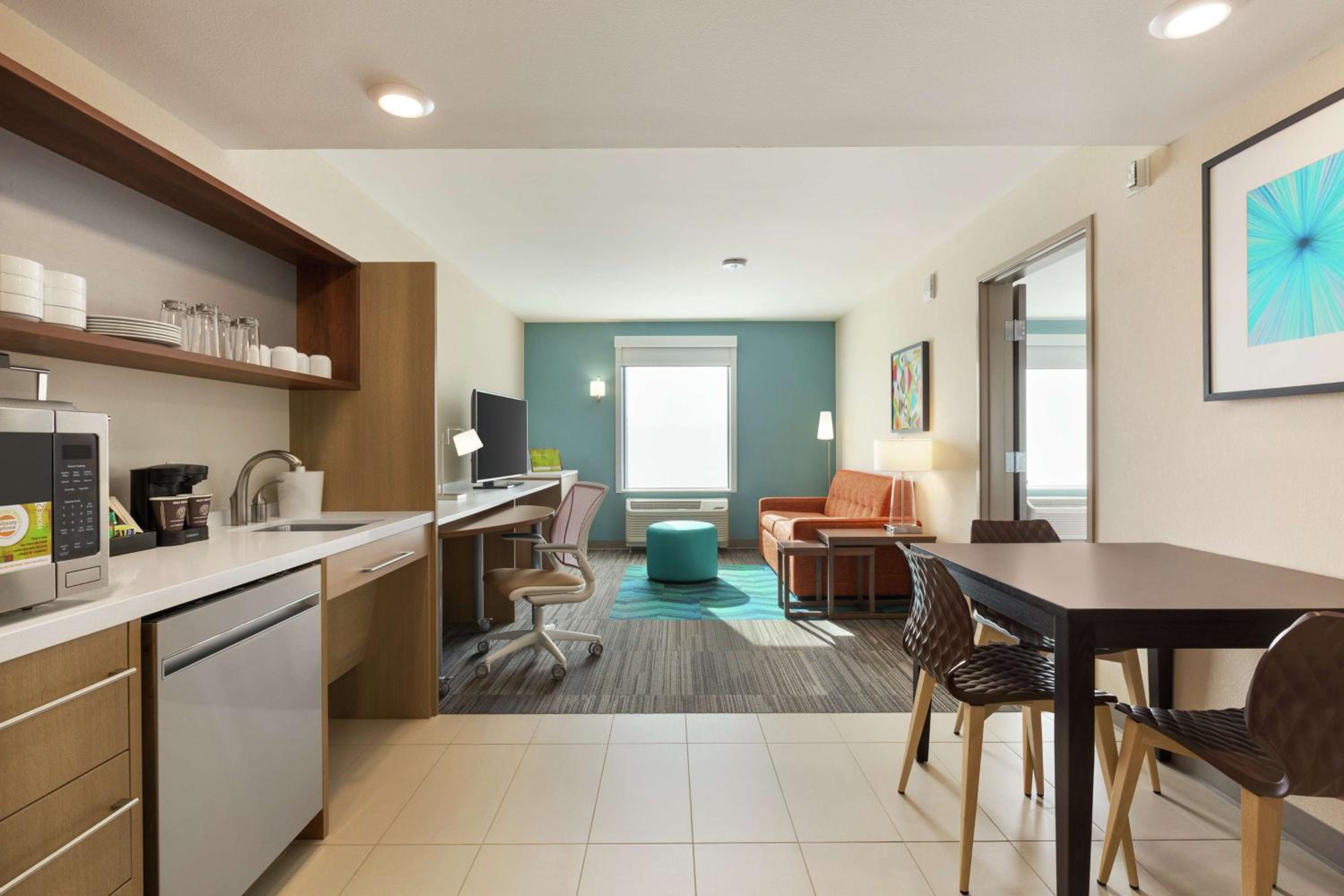 Studio, 2 Queen Beds, Accessible, Bathtub