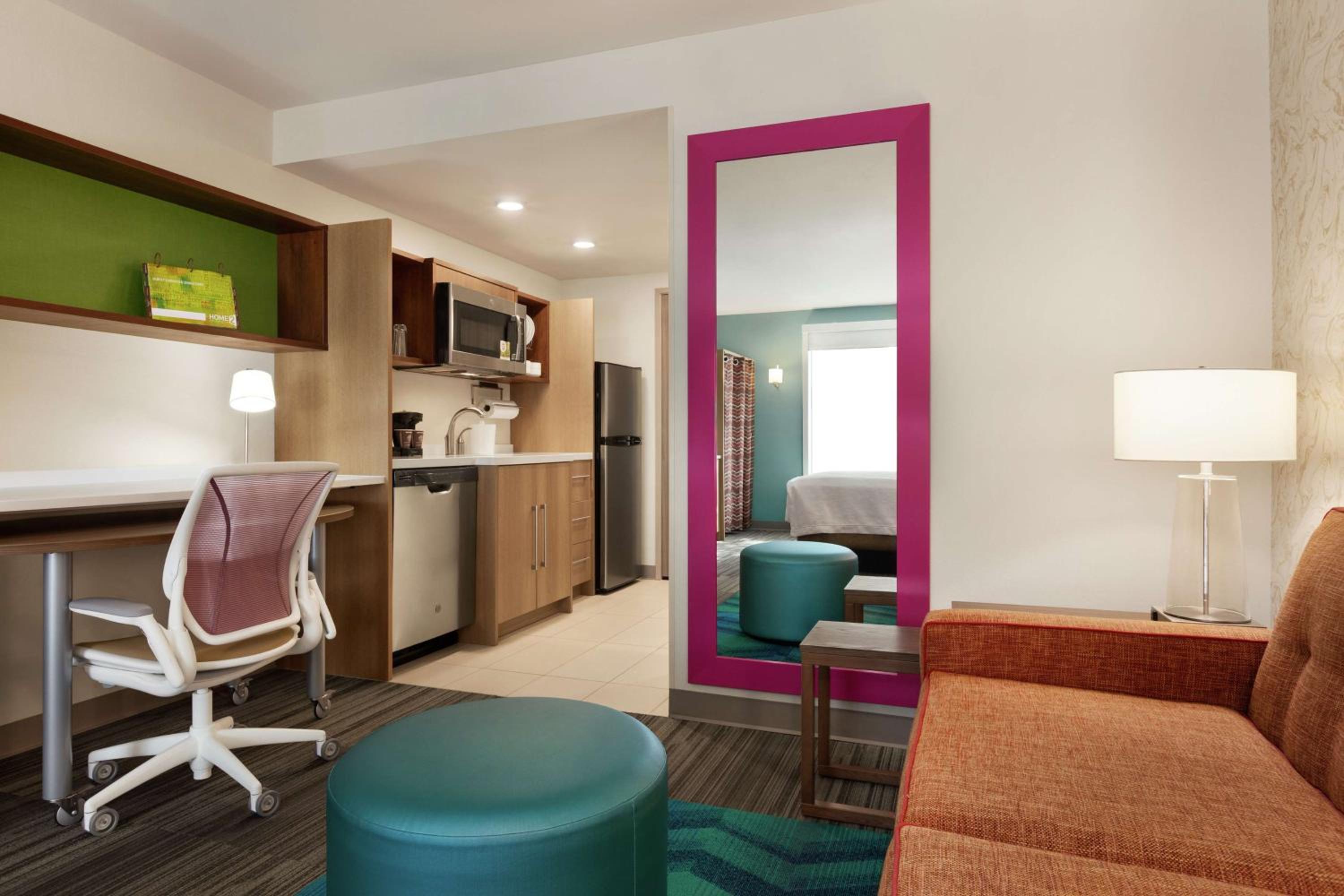 King Studio Suite - Non-Smoking - Photo 2
