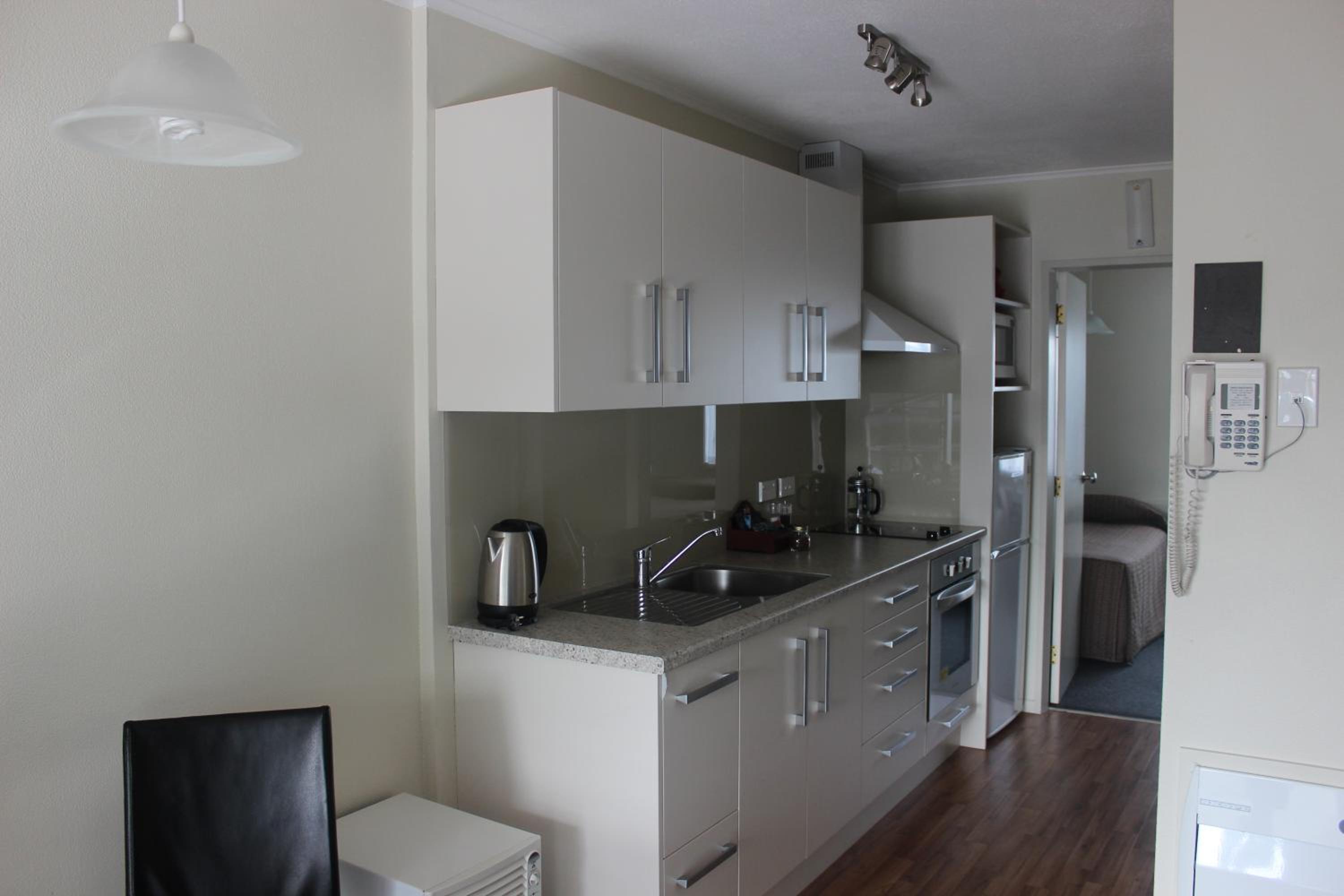 One-Bedroom Apartment - Photo 7