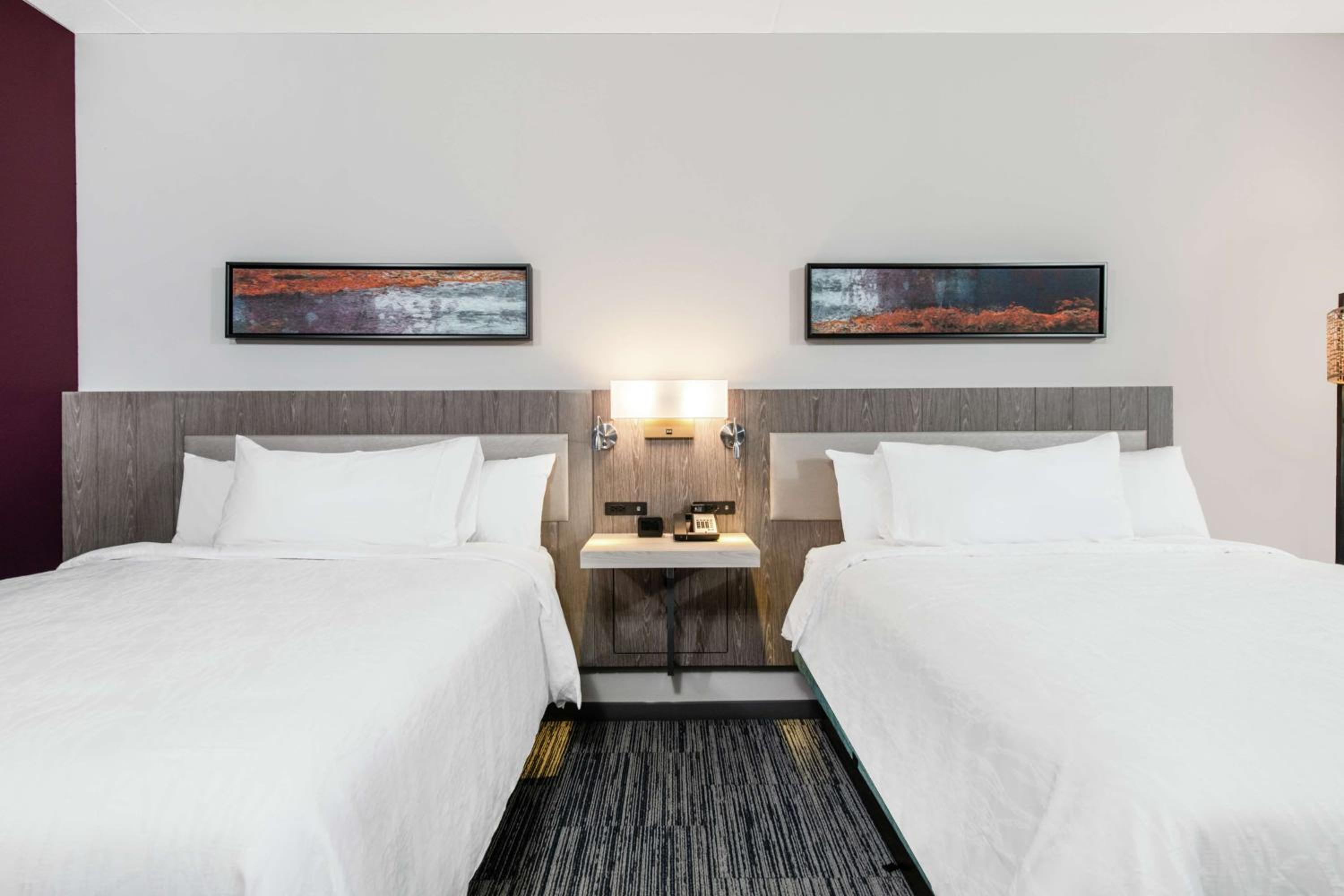 Queen Room with Two Queen Beds - Photo 3