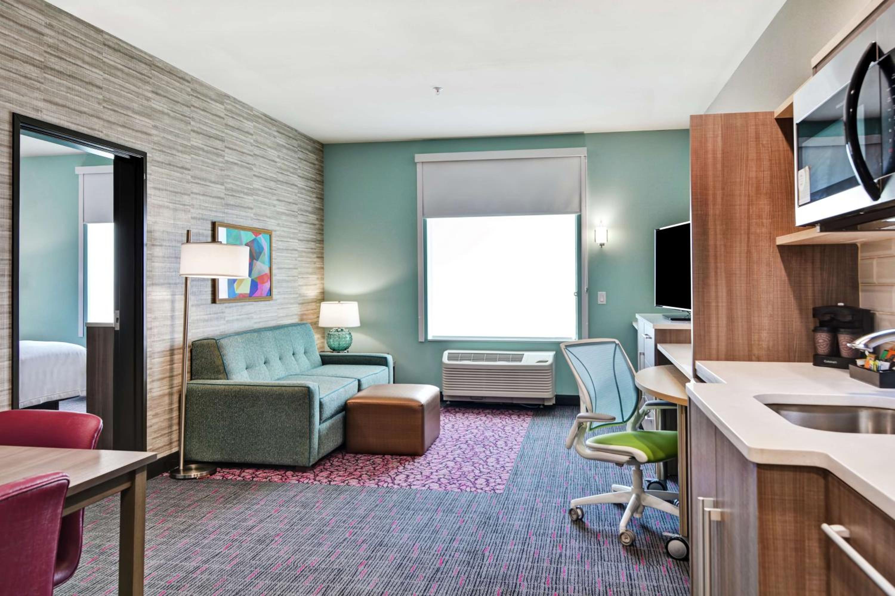 One-Bedroom King Suite - Non-Smoking - Photo 4