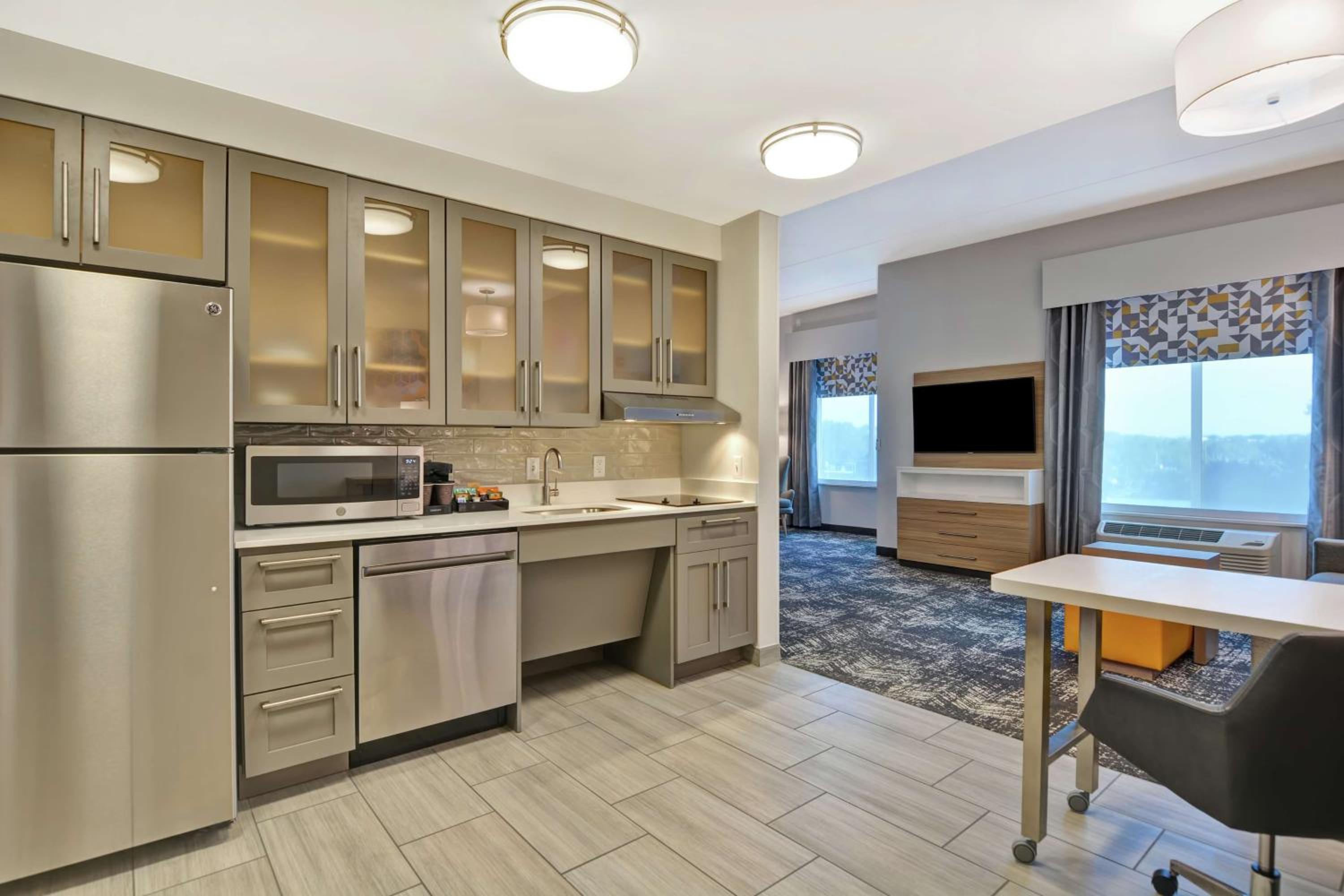 King Studio Suite - Mobility Access/Non-Smoking - Photo 3